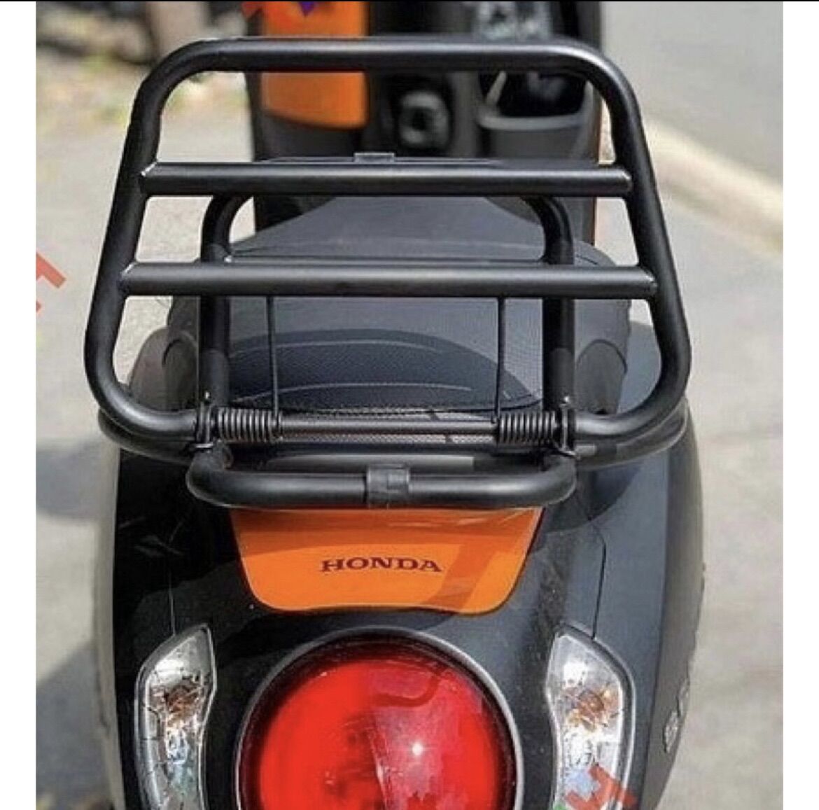 BAGA SAU TỰA LƯNG SCOOPY SƠN TĨNH ĐIỆN
