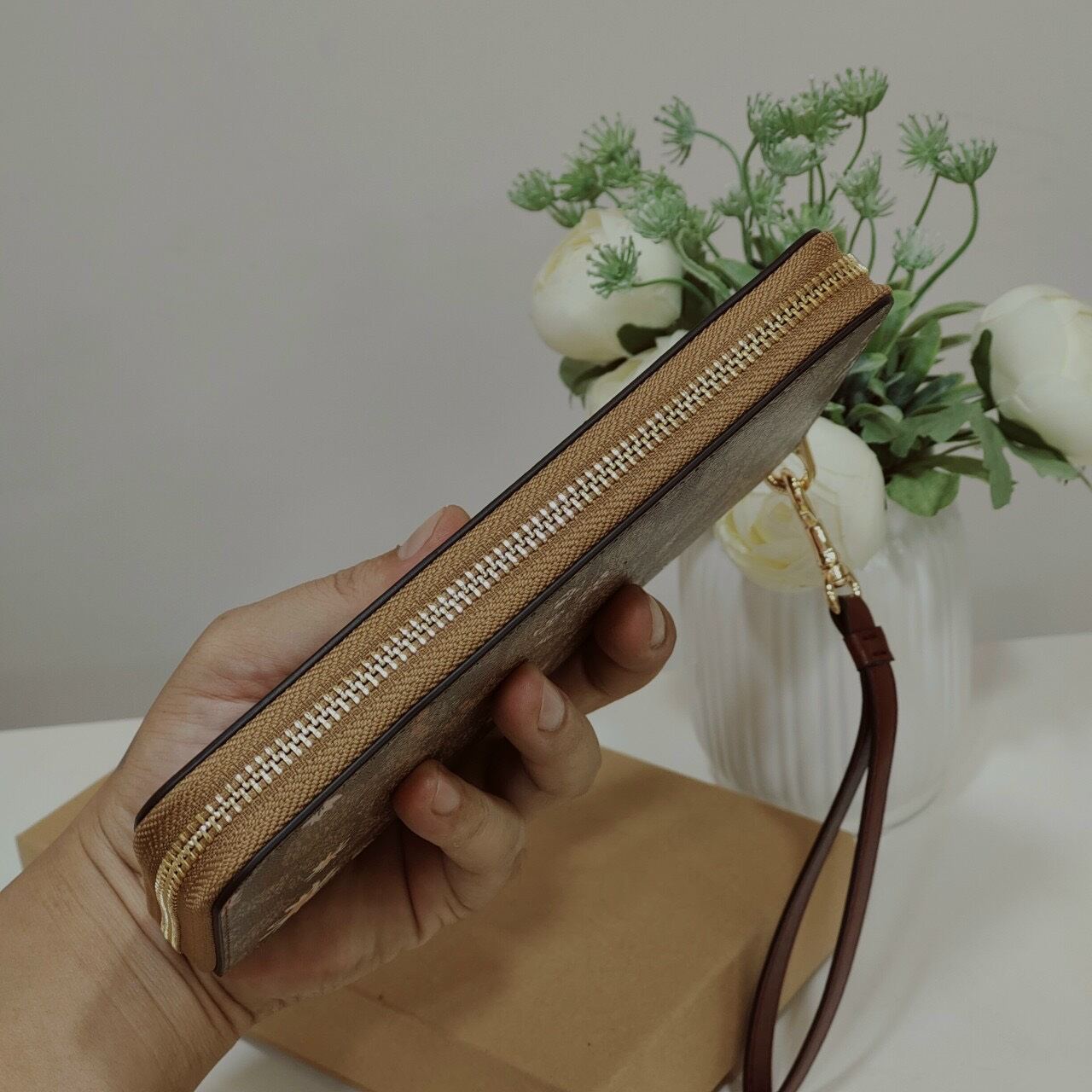 Ví C🅾️ACH Long Zip Around Wallet da thật siêu sang