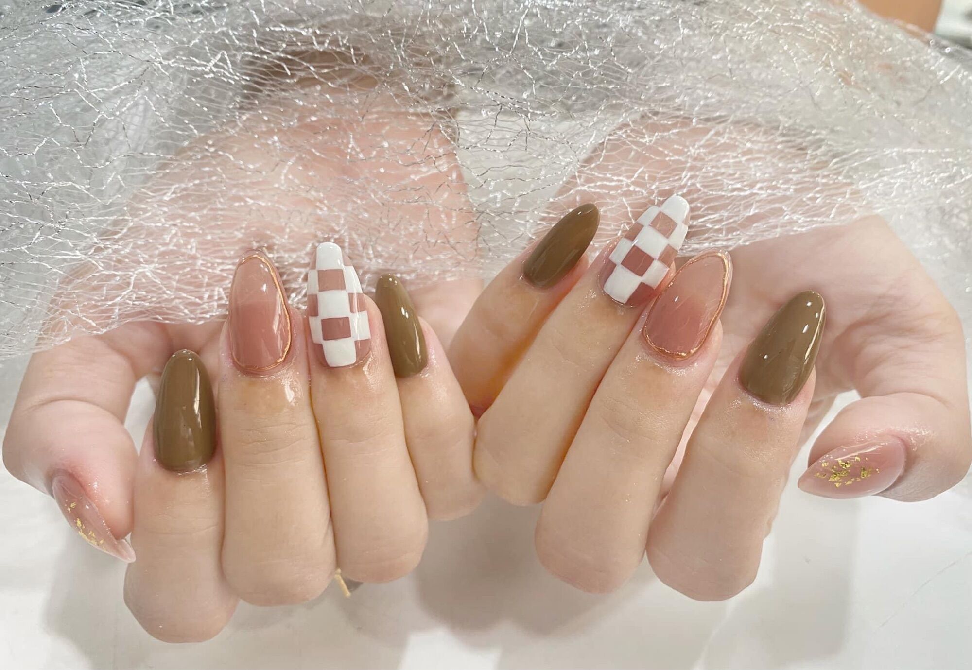 Nailbox thiêt kế theo yêu cầu- mẫu nail kẻ phong cách trung