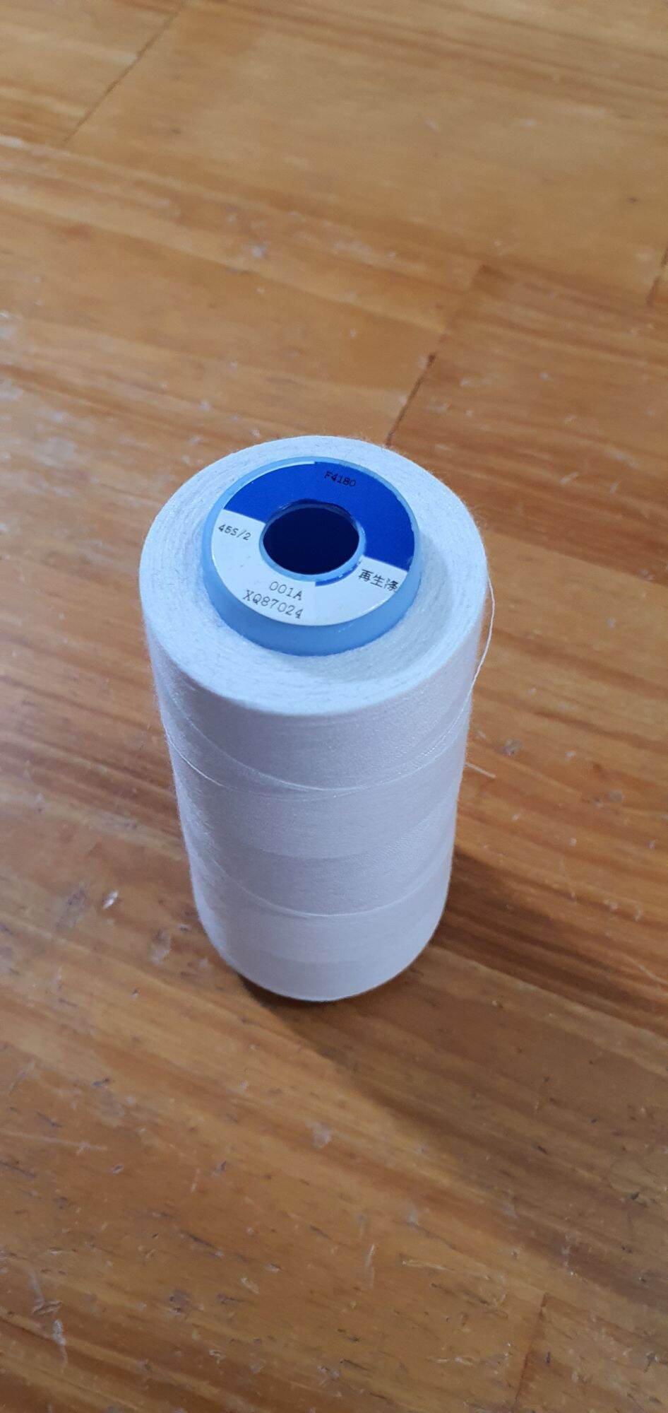 Chỉ may quần áo cuộn to