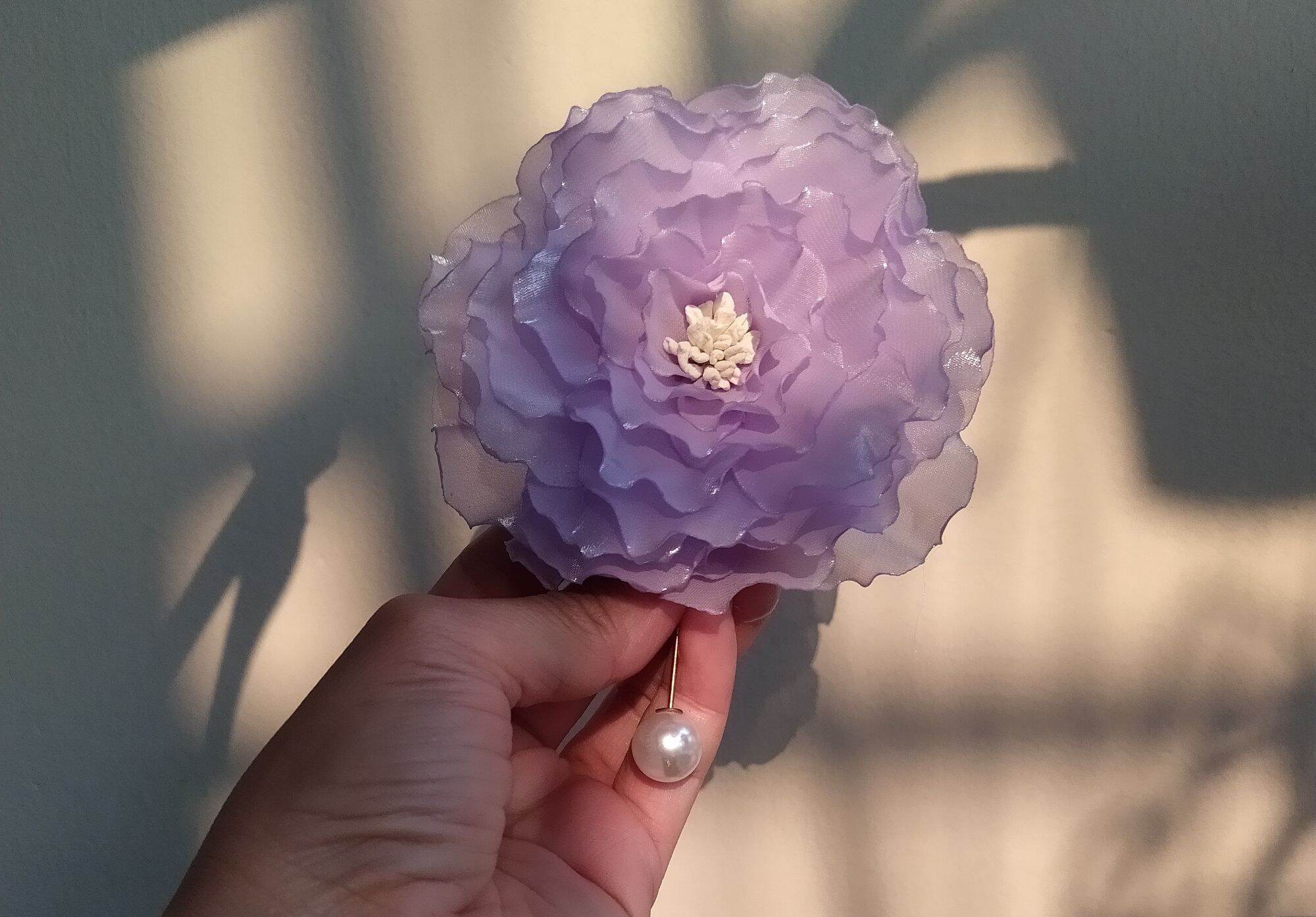 Hoa cài áo handmade Canto màu tím