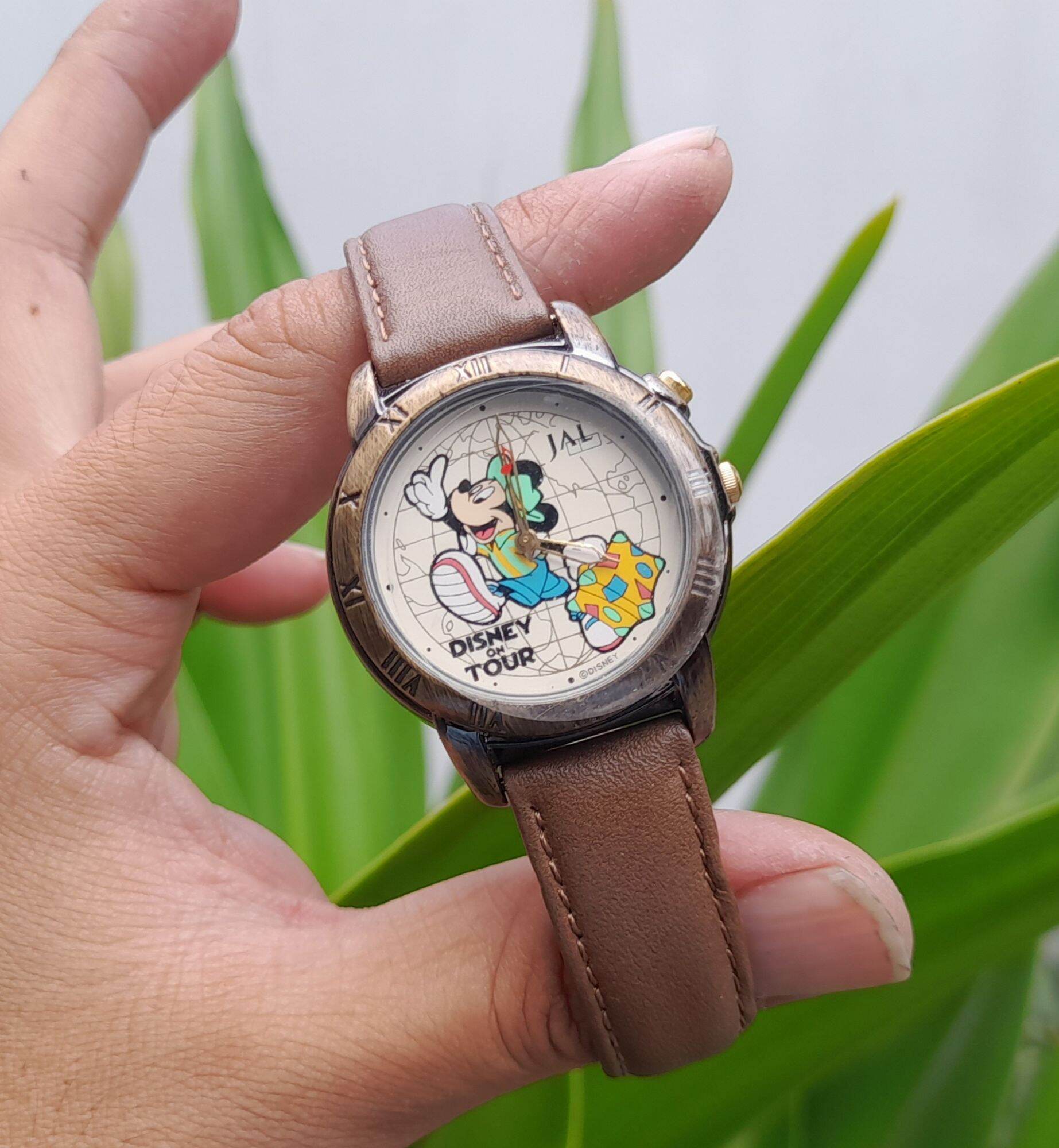 Đồng hồ DISNEY ON TOUR có còi vui tai