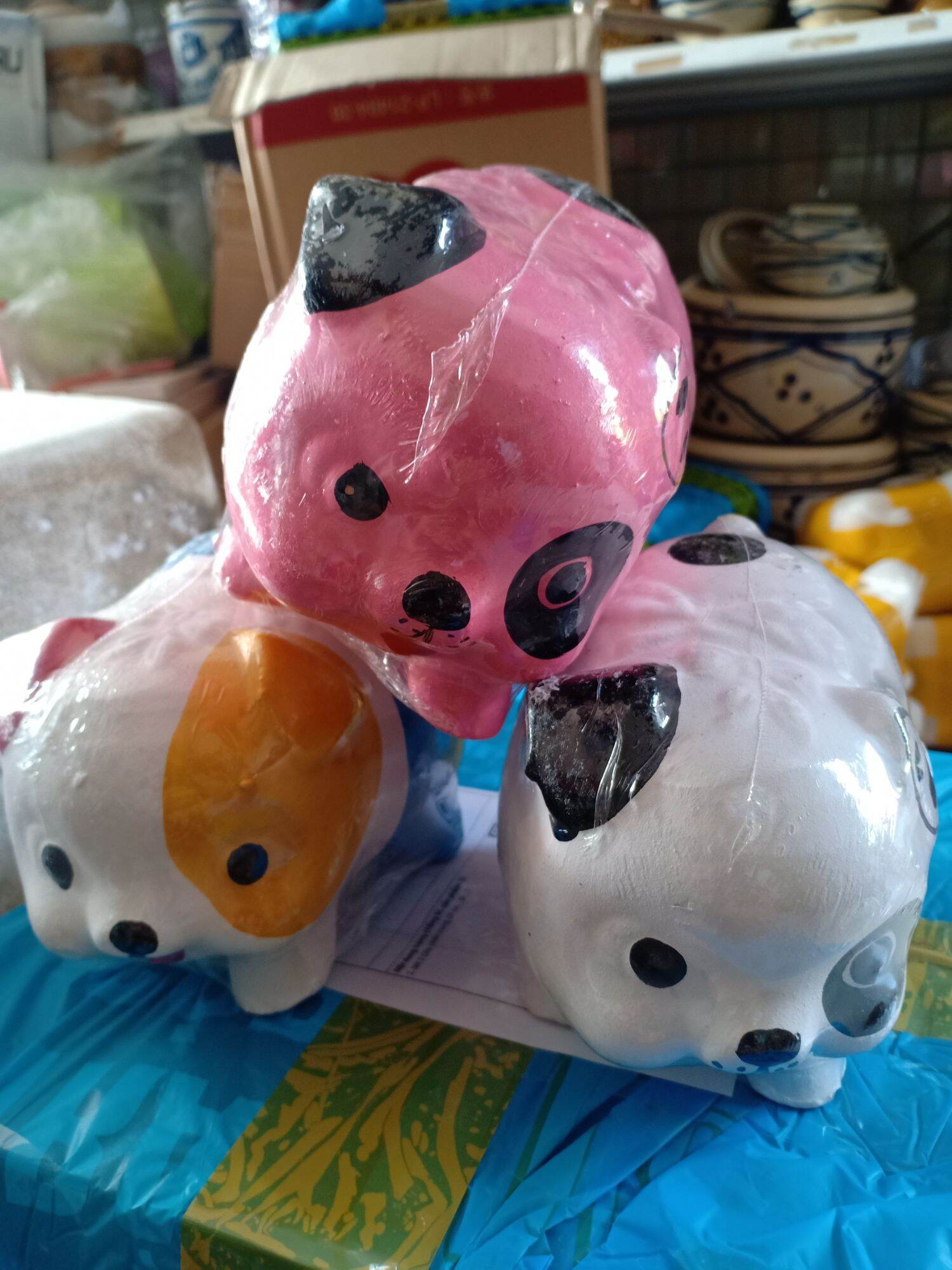 Heo đất nhỏ mẫu và màu ngẫu nhiên