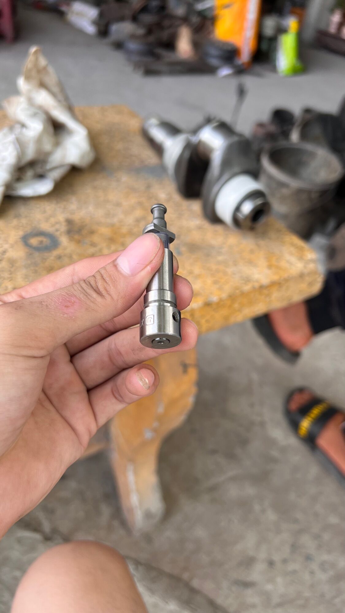 Ty bơm máy D6,D7,D8,D9,D12,D15,D22,D24,D28