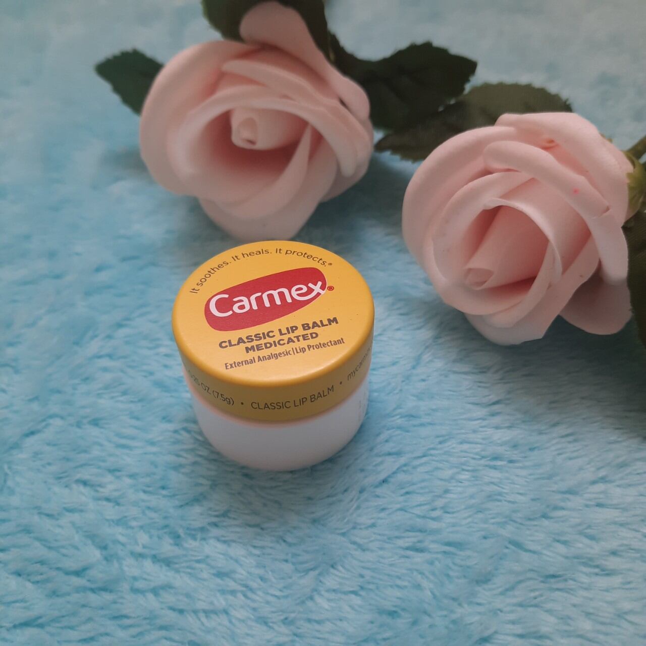 Son dưỡng môi Carmex Classic Lip Balm Medicated