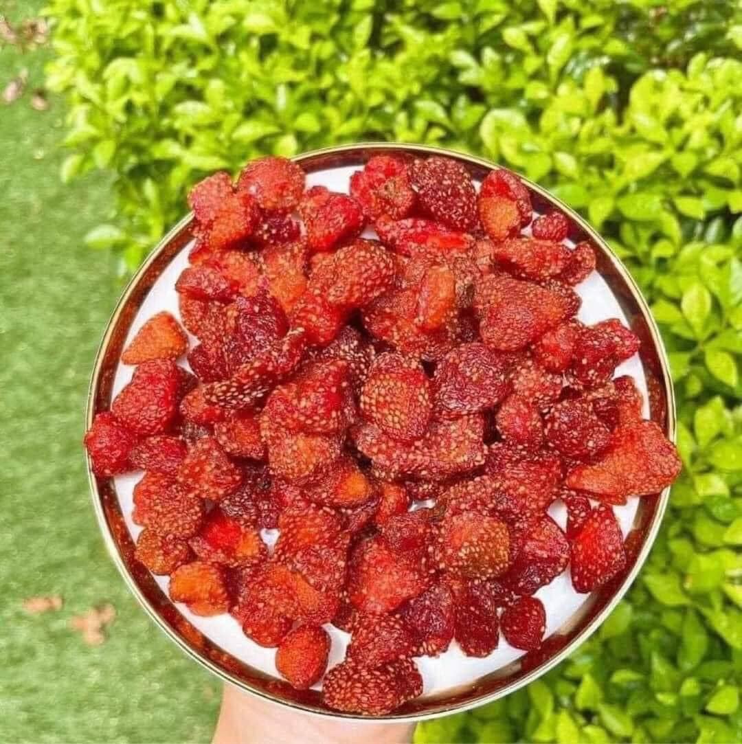 Dâu tây sấy giòn siêu ngon