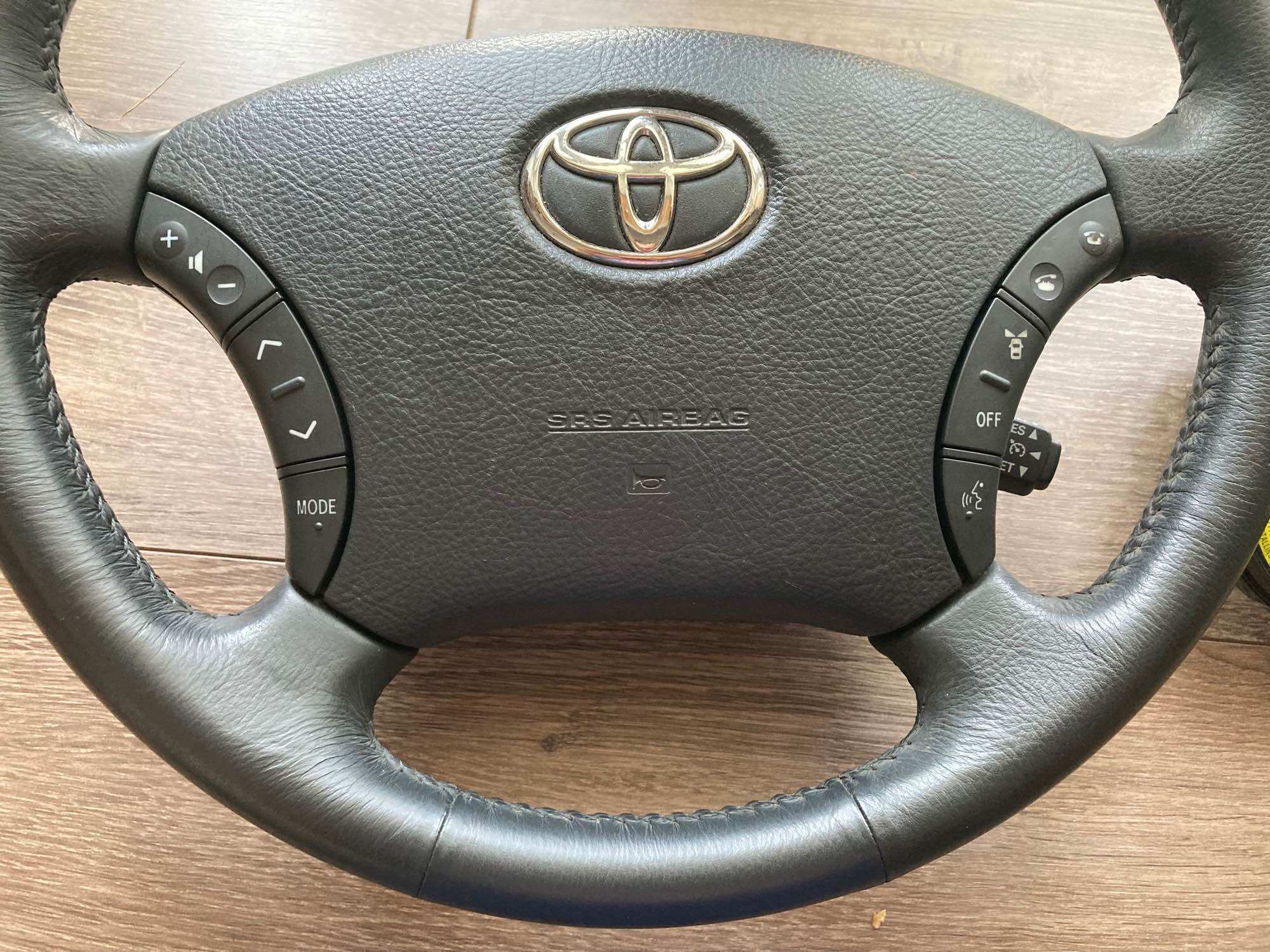 Vô lăng Toyota 4 chấu đủ phím