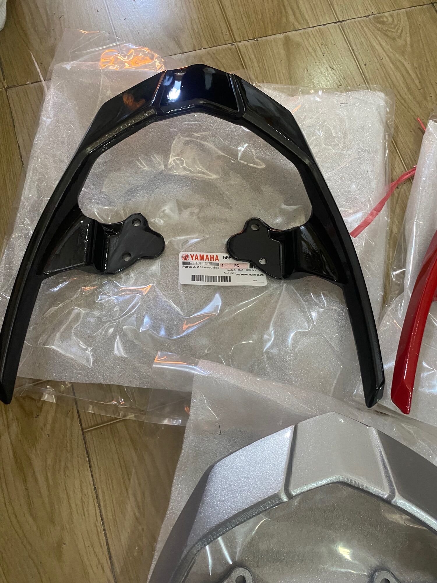 Cảng sau Sirus kiểu spack