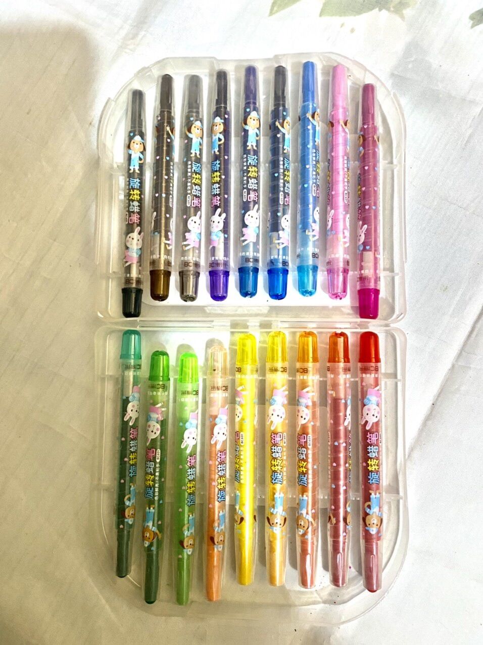 Sáp vặn 12 và 18 màu