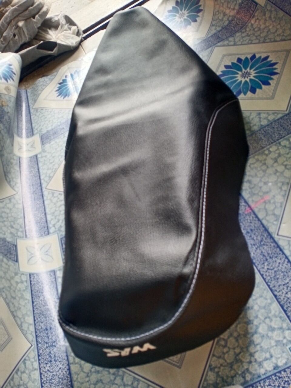 Da bọc yên xe sym ez 50