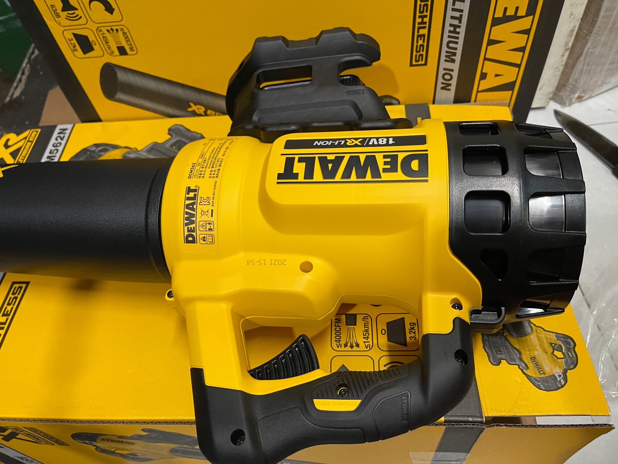 [HCM]Máy thổi cầm tay 18V Dewalt DCM562