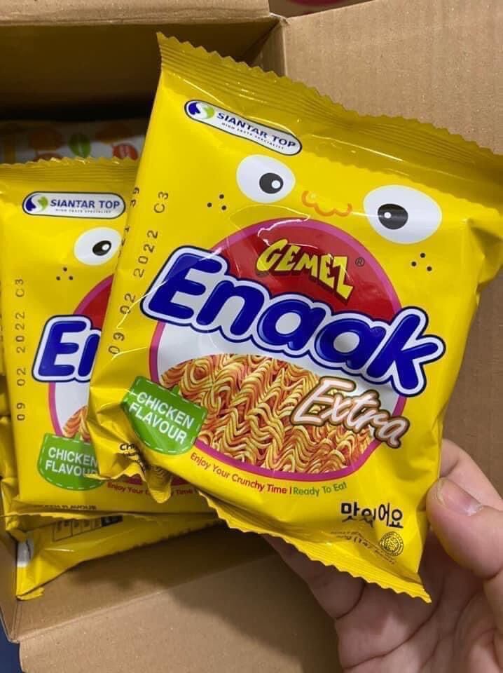 1 thùng Snack mi Enaak