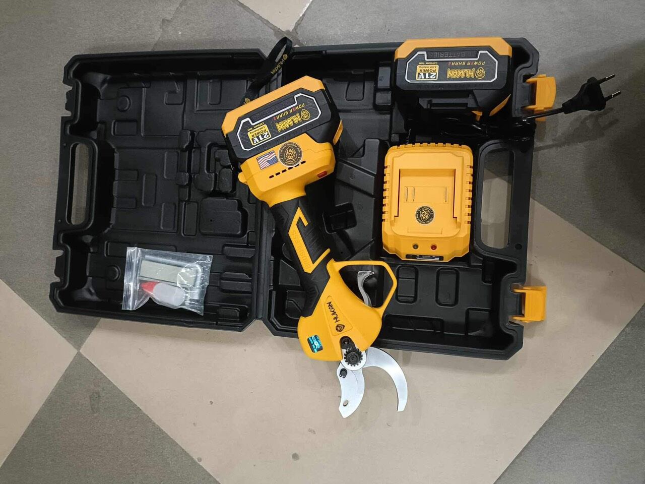 Bộ kéo cắt cành pin cỡ lớn hukan hk-prbl4040l siêu khỏe