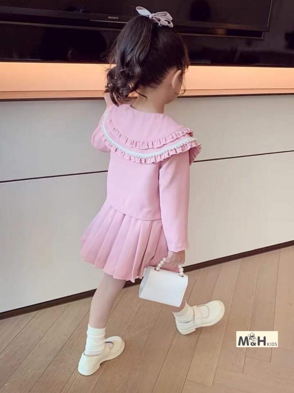 Set áo viền nơ chân váy cho bé gái cực xinh
