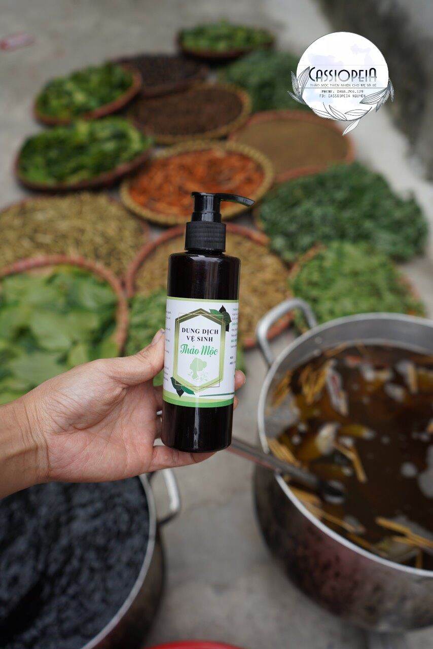 Dung dịch vệ sinh thảo mộc handmade