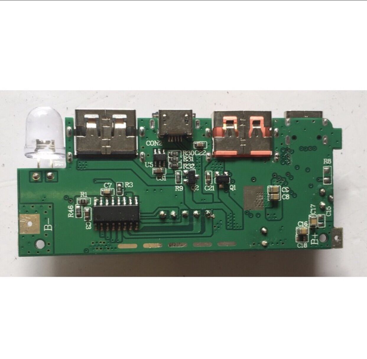 Box mica sạc dự phòng 8 cell QC 4.0- 22w