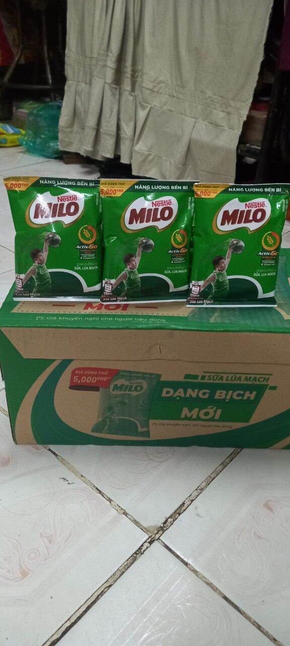Một thùng gồm 48 bịch sữa milo lúa mạch dạng bịch 180ml mới