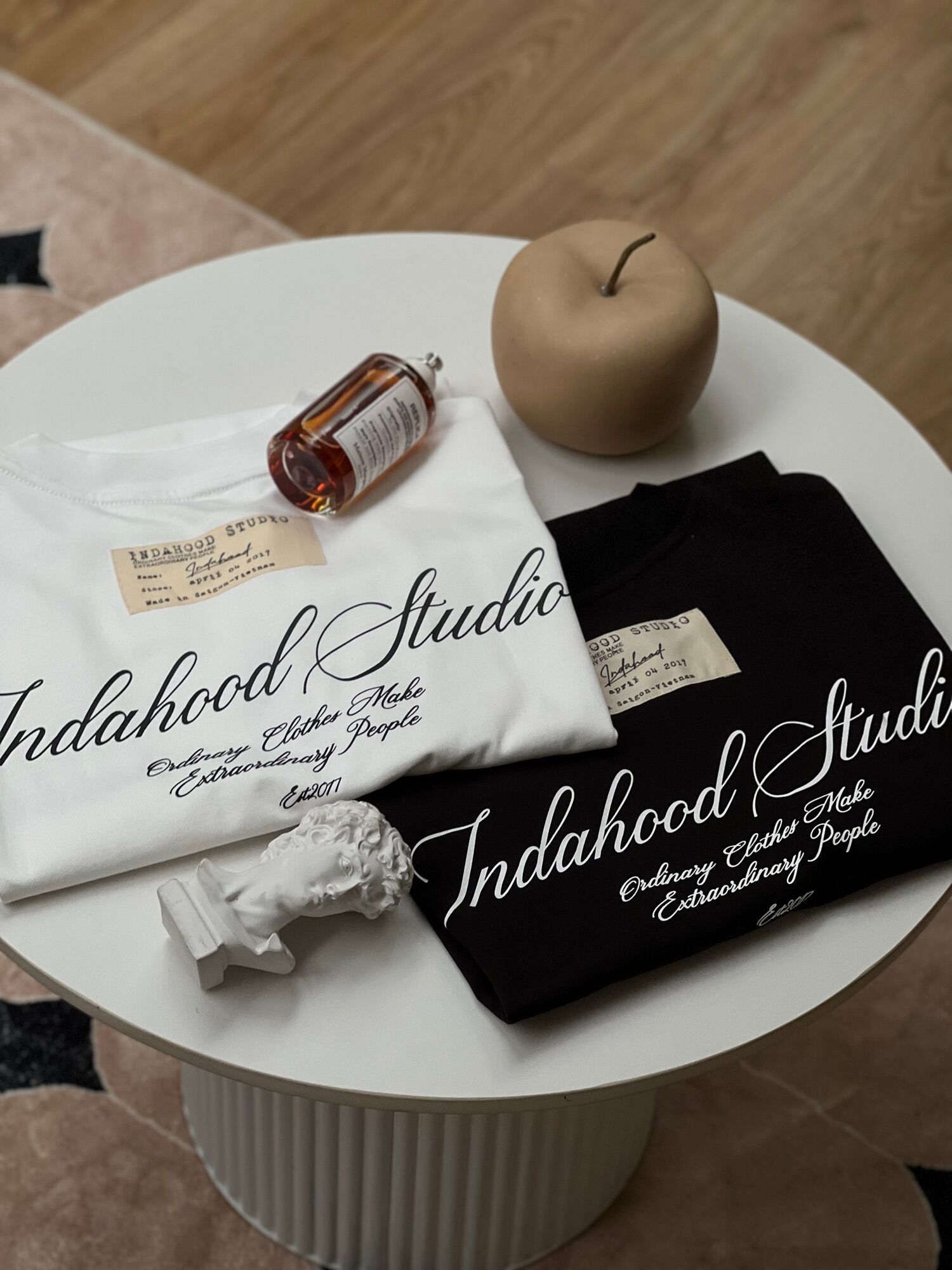 Áo thun rộng oversized INDAHOOD STUDIO FONT TEE Black/White/Dark Wash