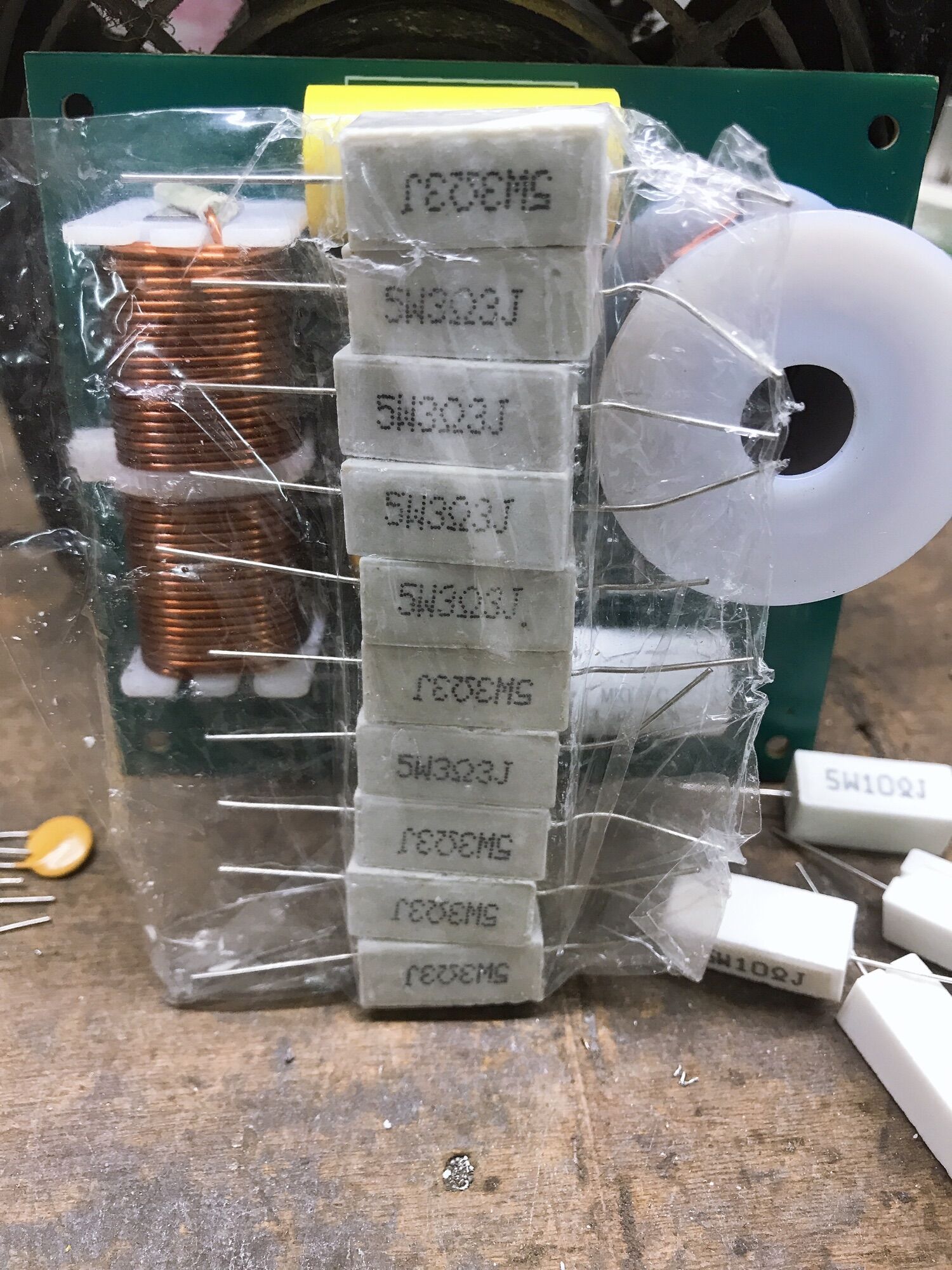 [GIÁ 10 CON] ĐIỆN TRỞ SỨ 5W 3.3 OHM