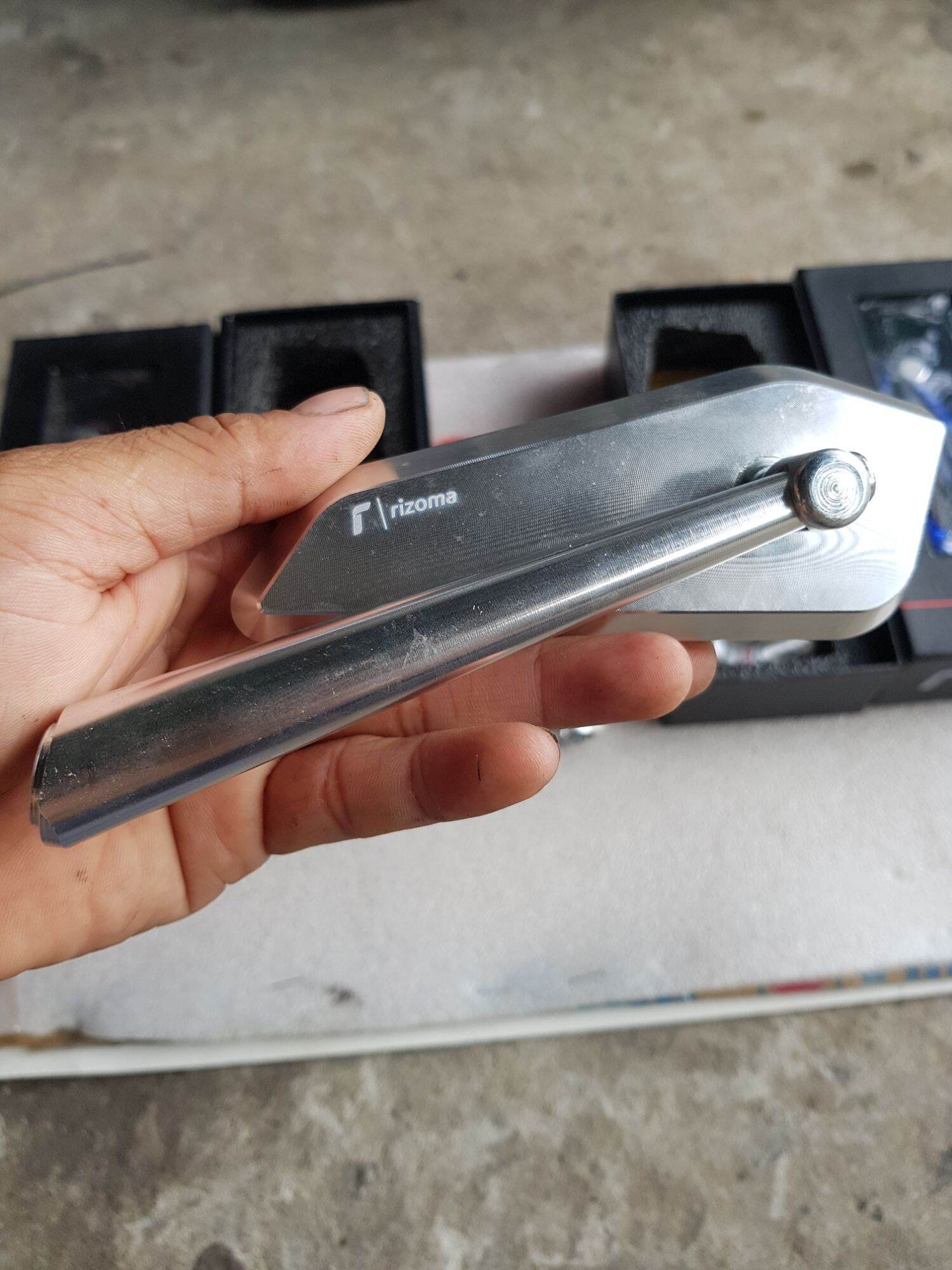 kiếng chiếu hậu rizoma 744