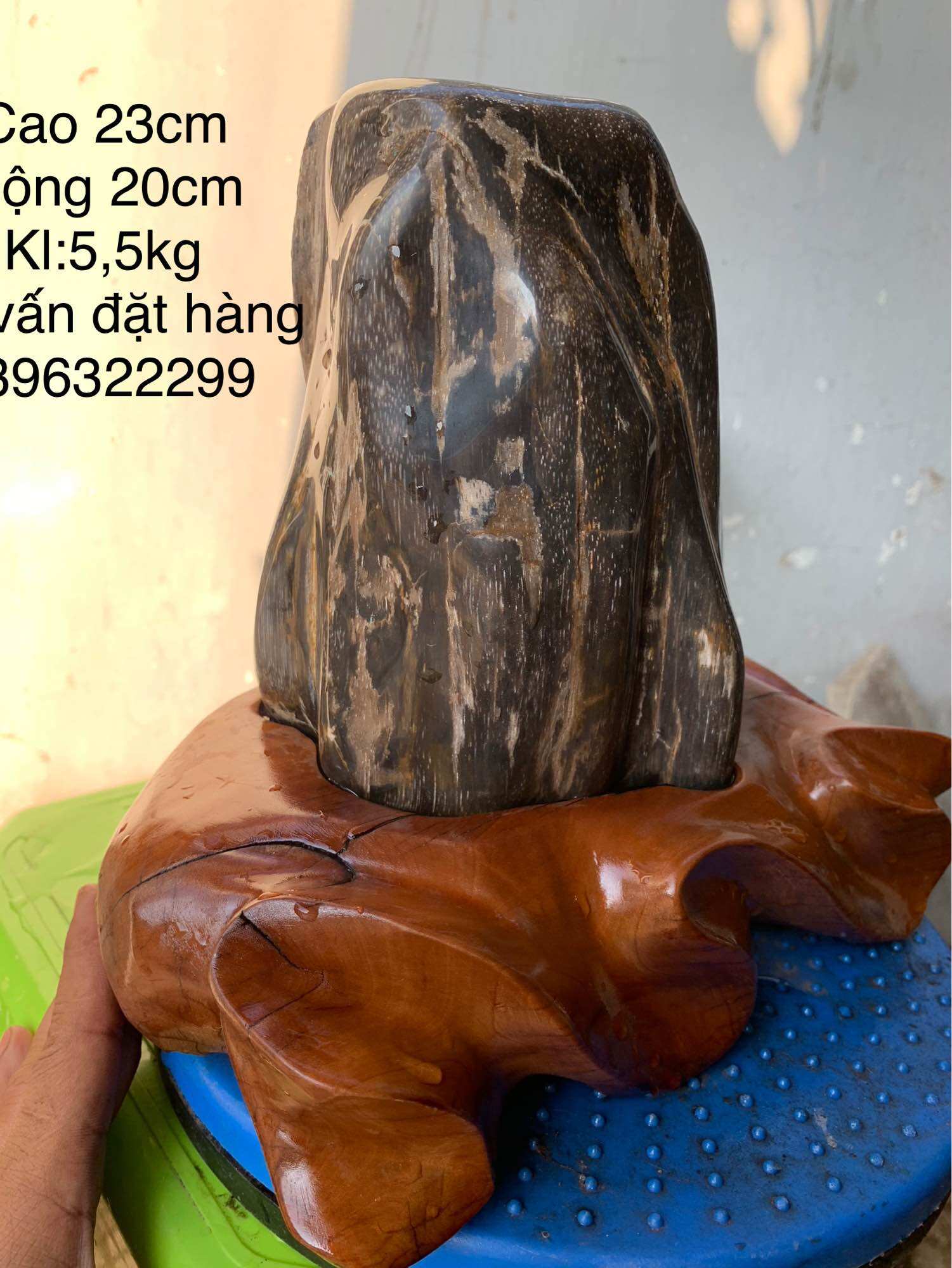 Gỗ hoá thạch,(HT8 ,KL: 5,5kg, C: 23cm, R: 20cm),Khắc chữ thư pháp lên đá theo yêu cầu của khách hàng.....(GHT06).