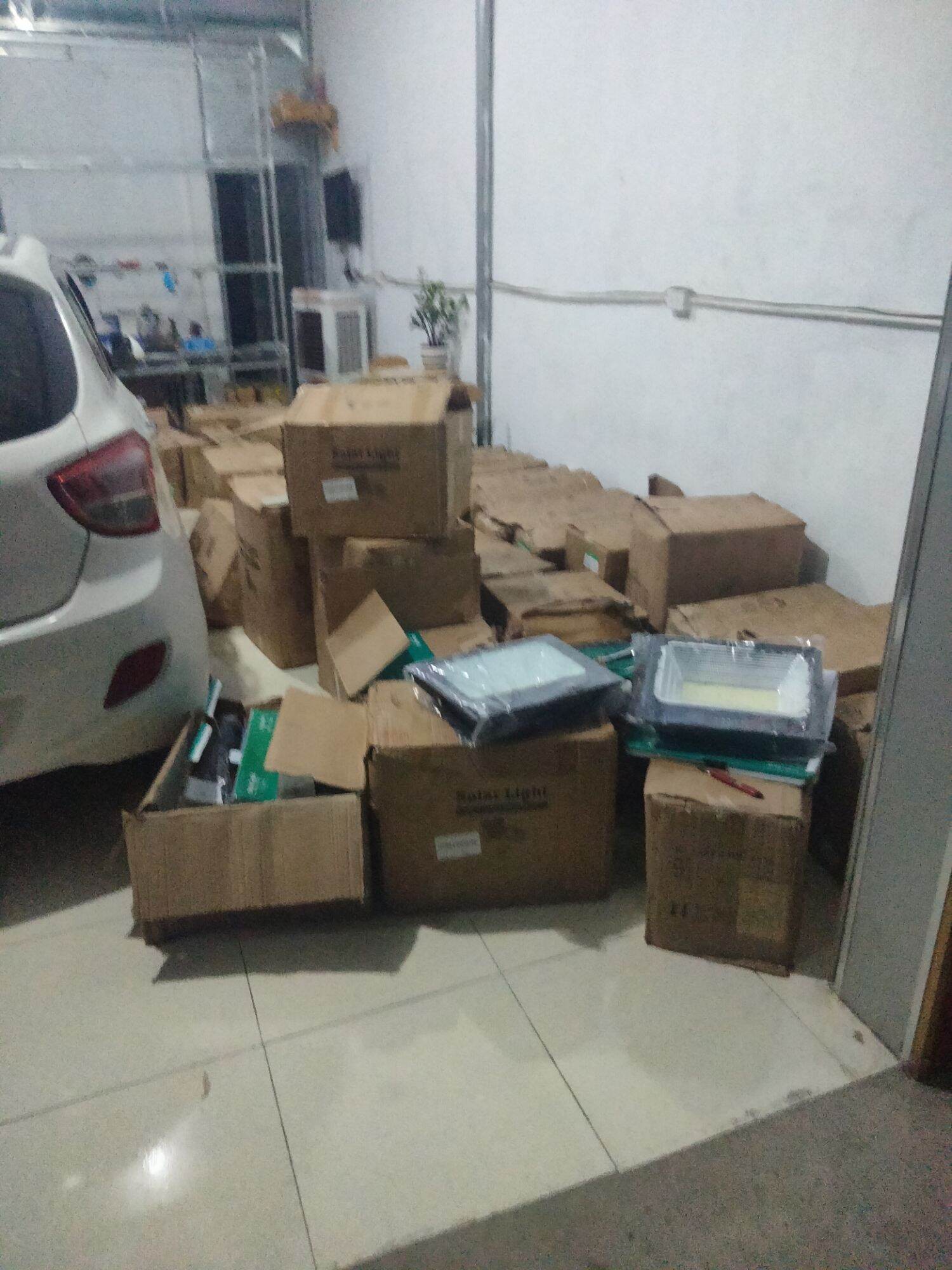 Đèn năng lượng chống lóa 300w