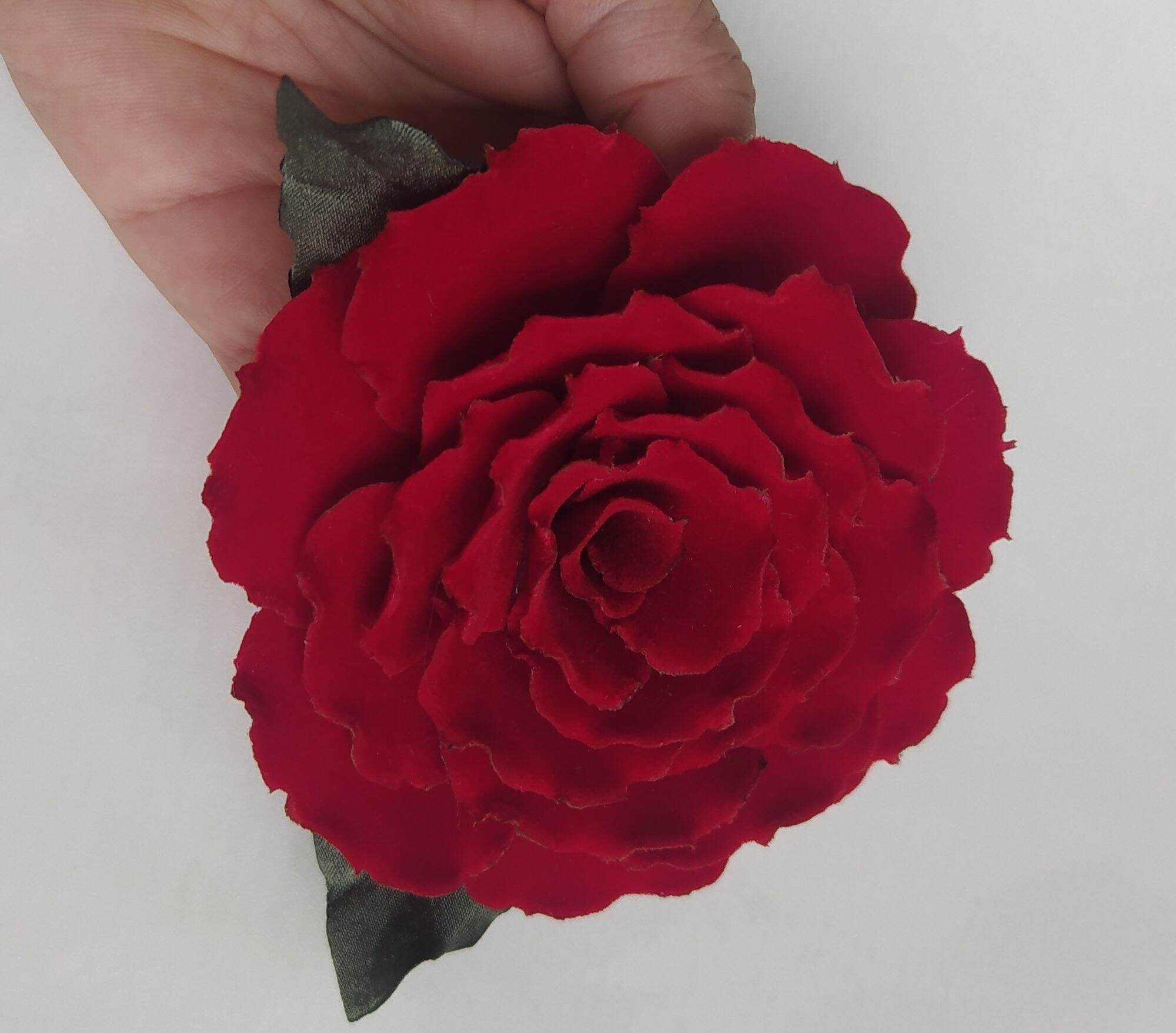 Hoa cài áo Canto handmade màu đỏ