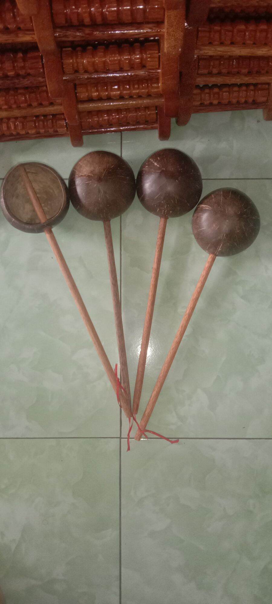 gáo múc nước làm từ gáo dừa