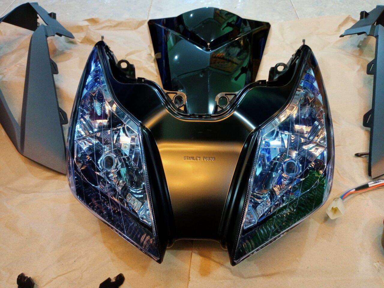 Ab Việt lên bộ đèn Thái