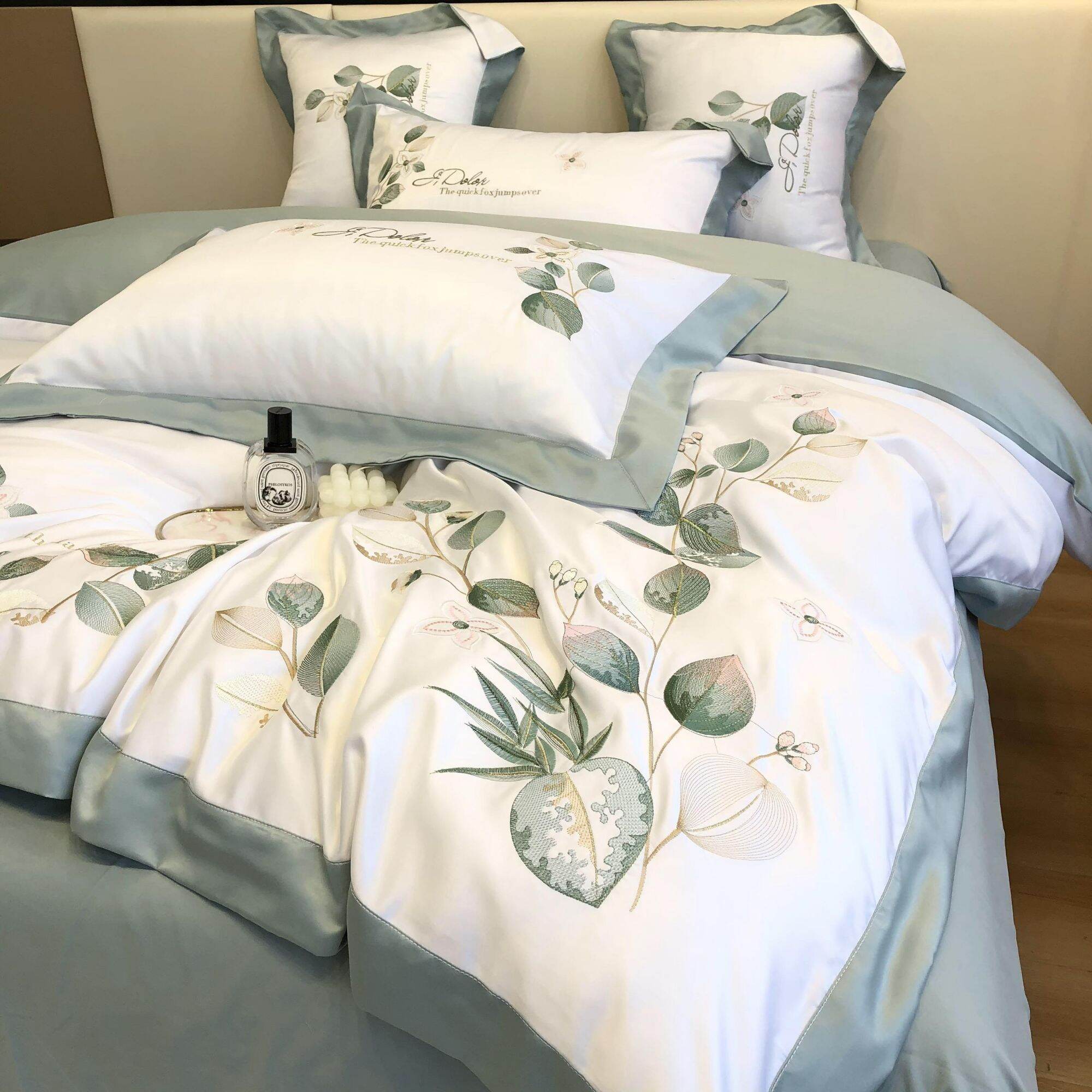 Bộ chăn ga gối lụa silk thêu hoa lá