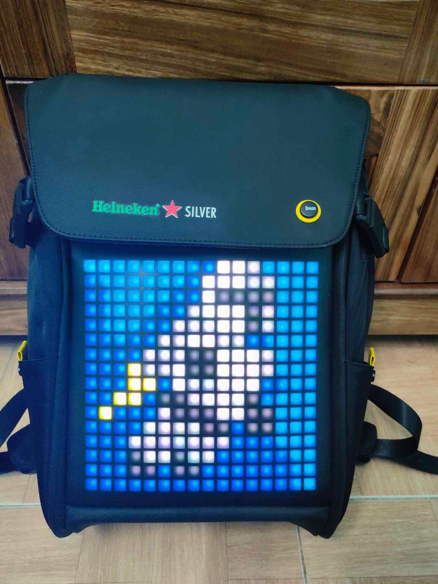 Balo Divoom pixoo backpack-m màn hình led hàng Heineken
