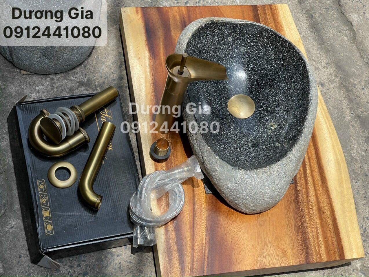 Chậu đá cuội tự nhiên