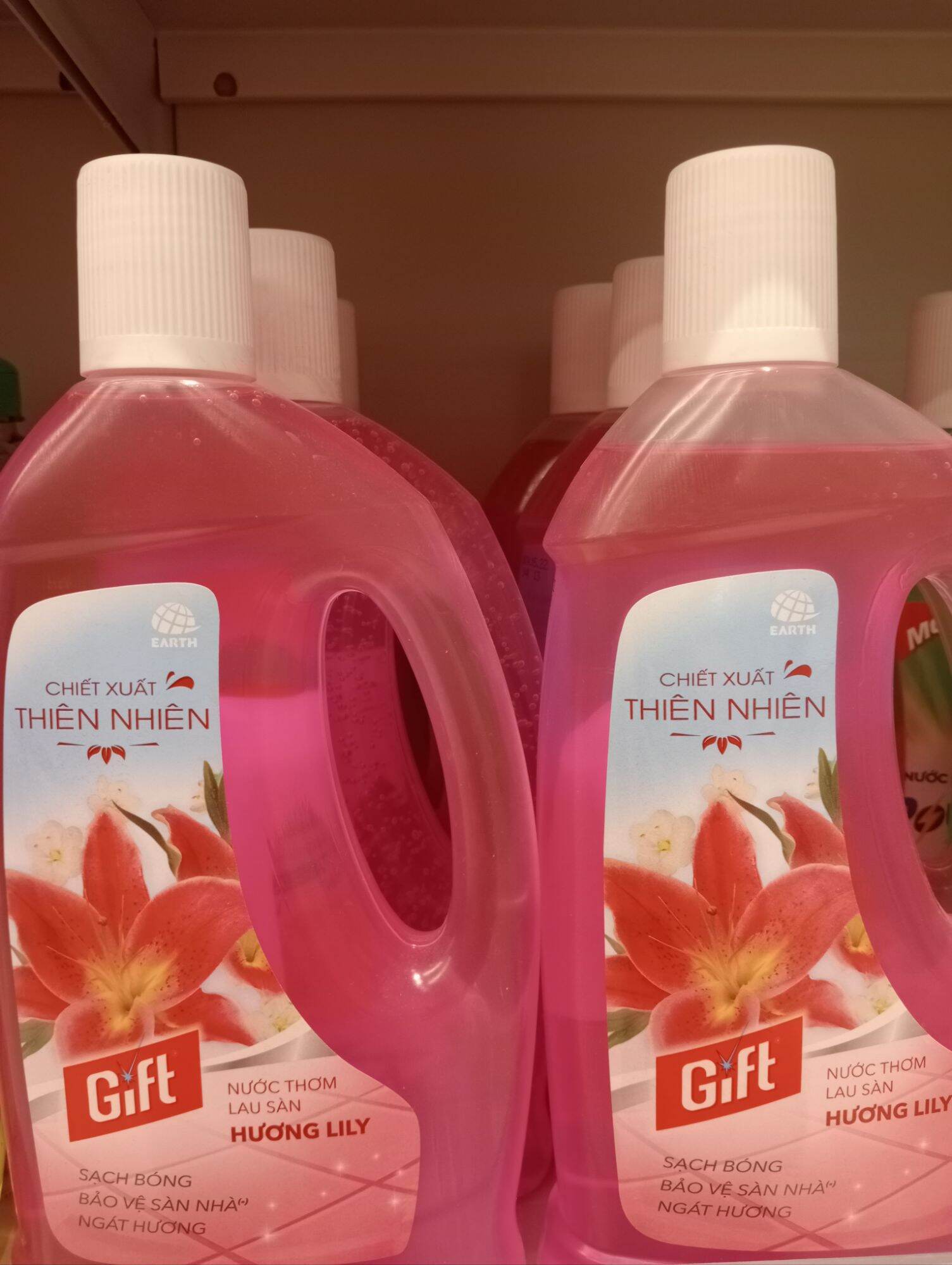 Nước lau sàn GIFT hương hoa lily chai 1L