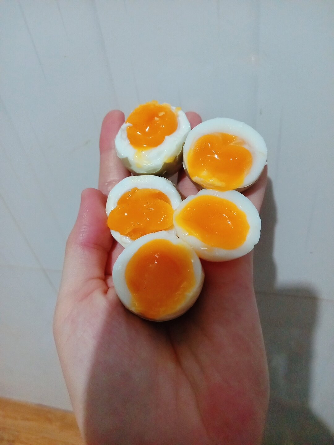 Trứng chim trĩ ăn không qua máy ấp
