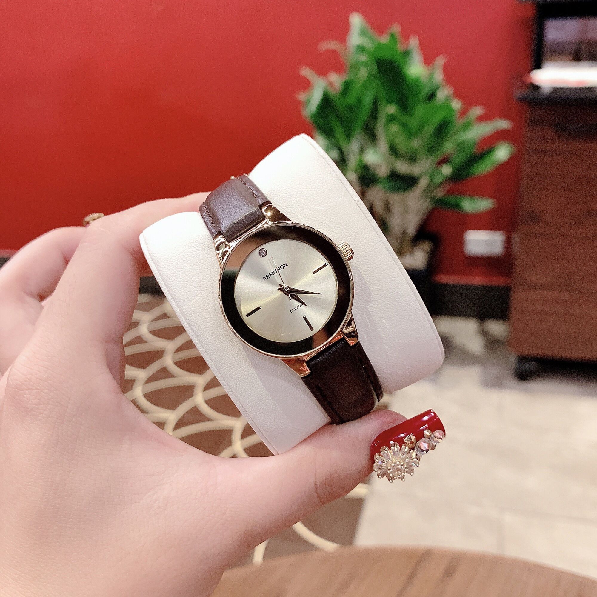 [HCM]Đồng hồ nữ Armitron dây da nâu, size 30mm