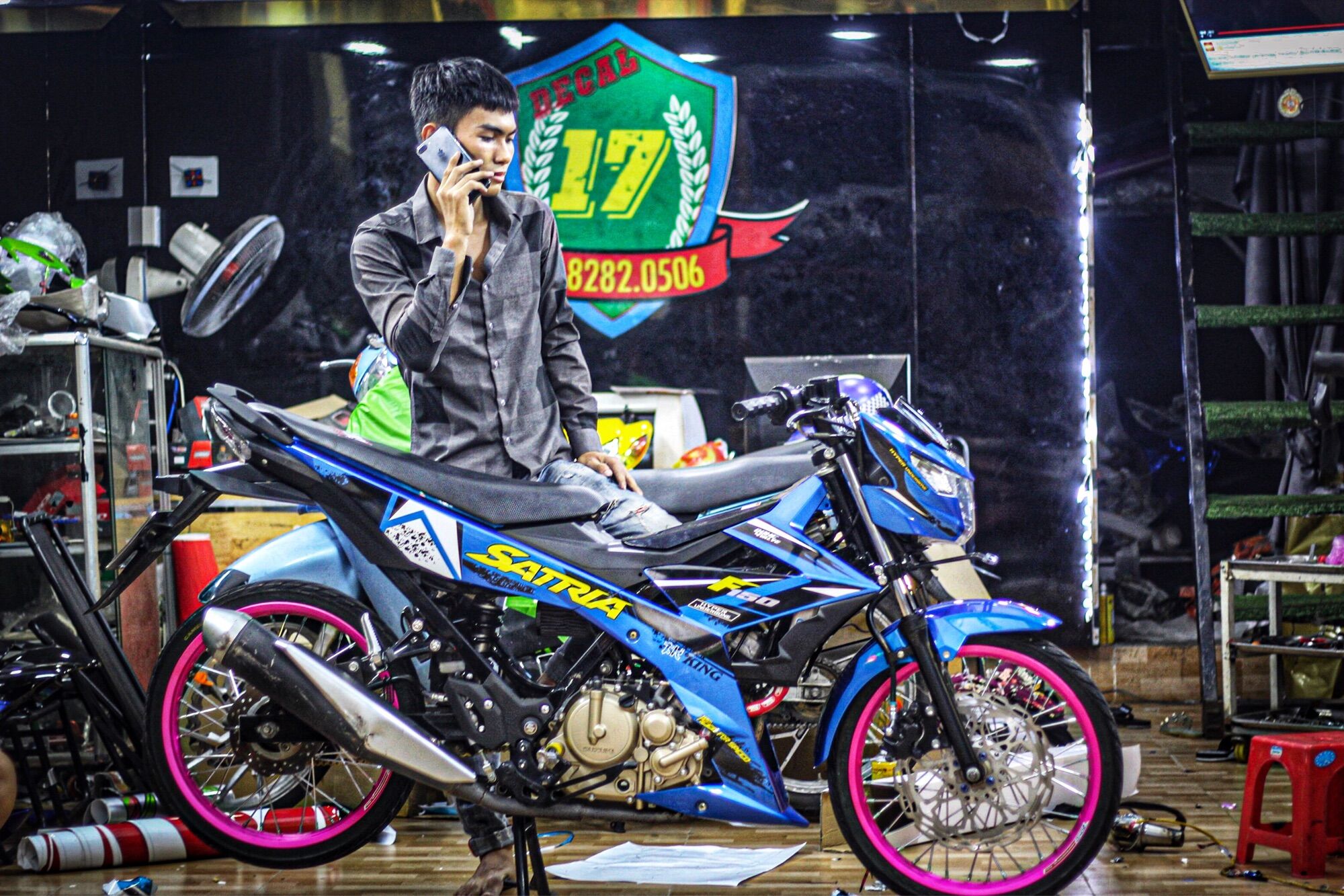 Tem satria xanh candy tem chế
