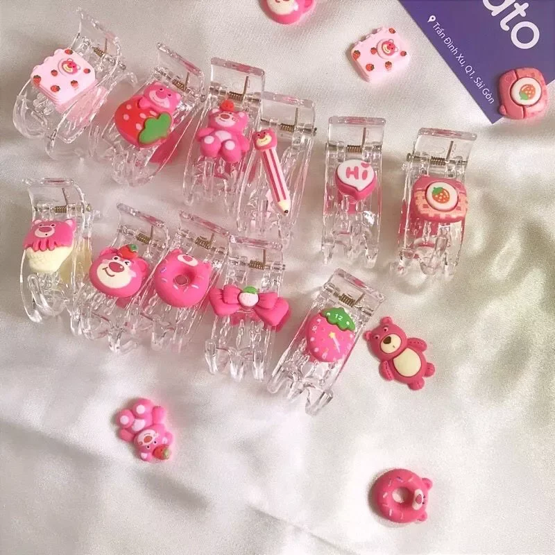 Kẹp tóc càng cua 3răng/5răng gắn charm gấu dâu hottrend (giá 1 cái).