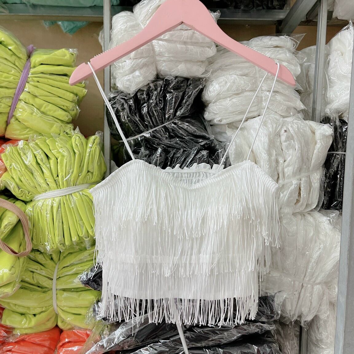 Áo 2 Dây Tua Rua Croptop Sexy