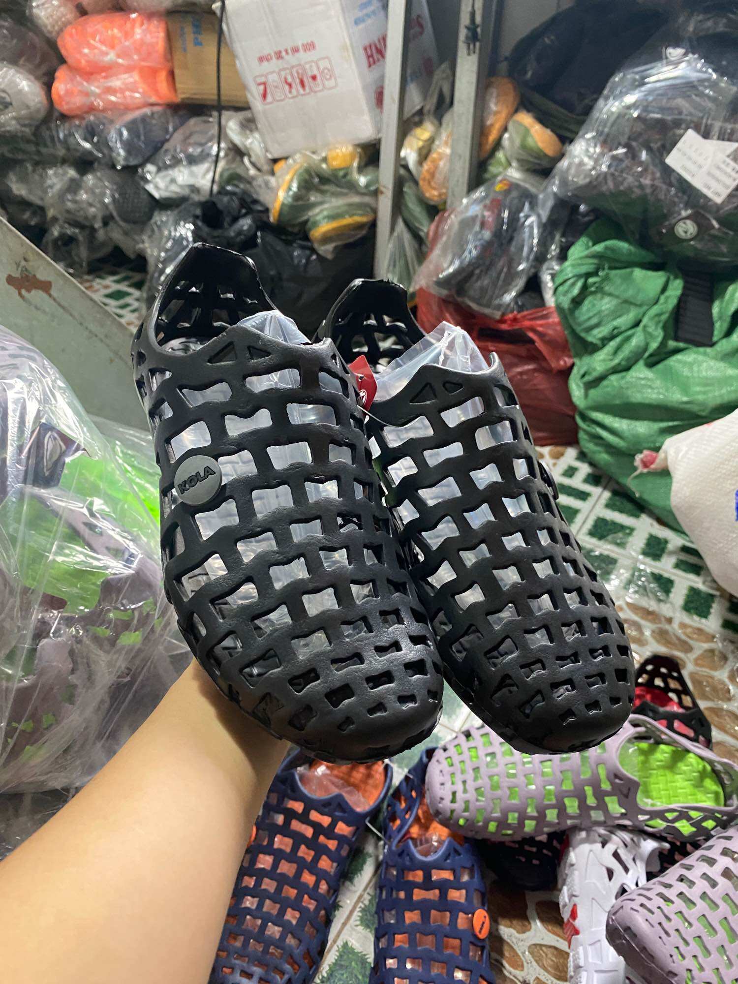 Giày nhựa siêu nhẹ nam nữ(36_44)
