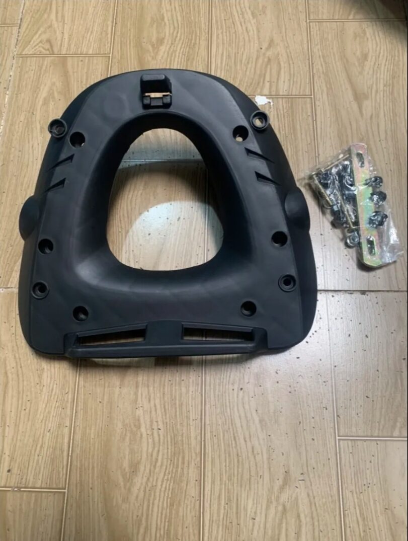 Đế gắn thùng givi M5M
