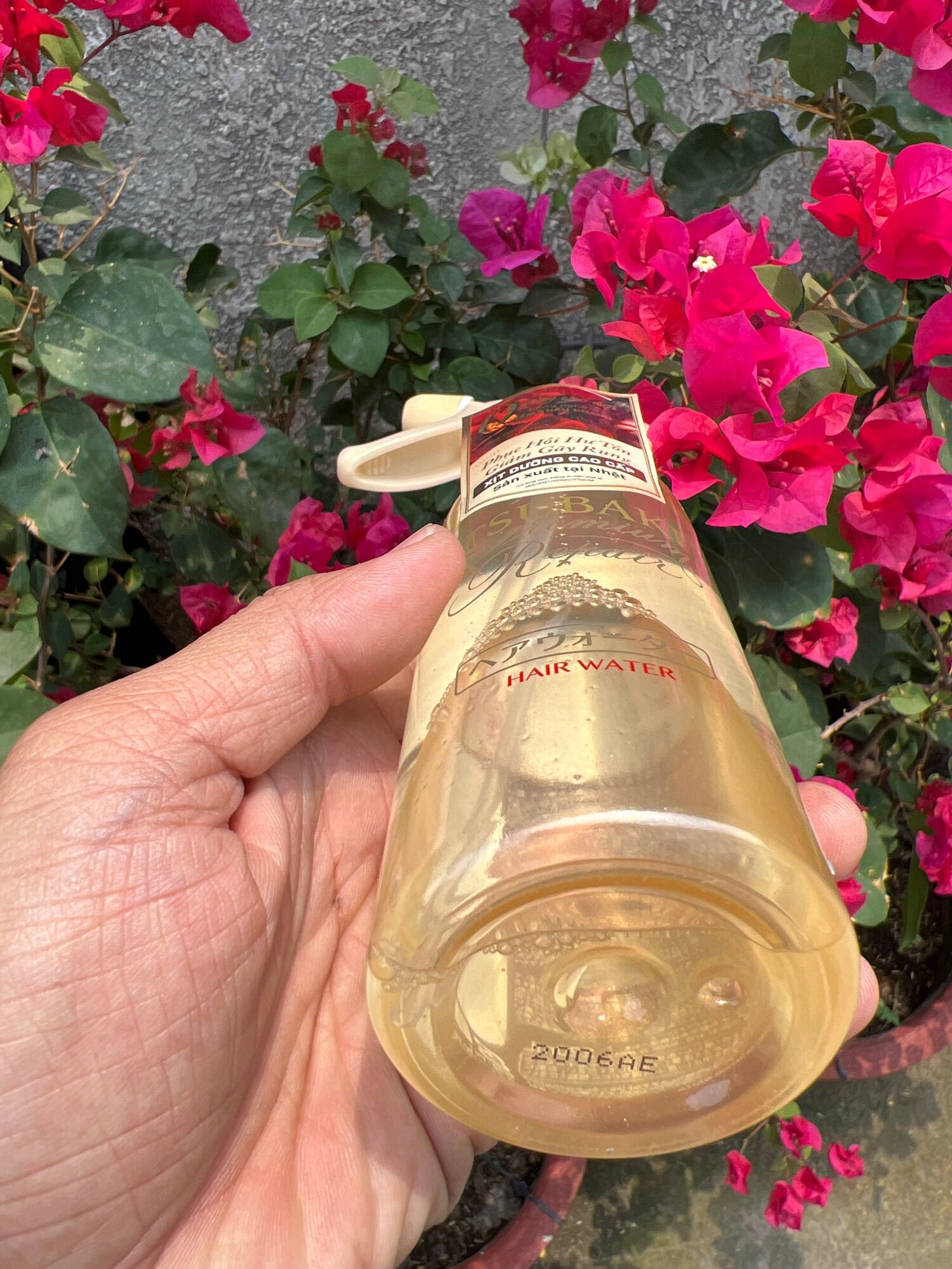 Xịt dưỡng tóc phục hồi Tsubaki Premium 220ml