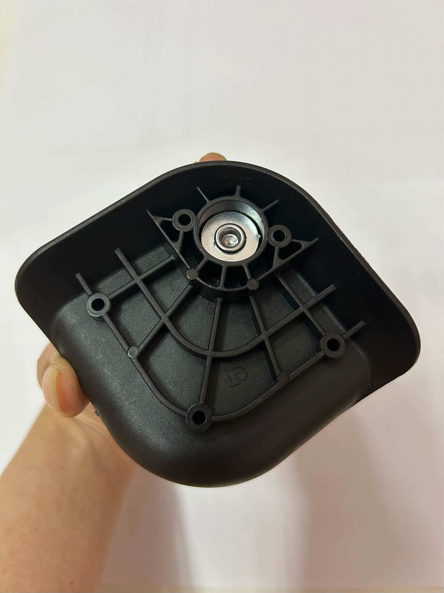 Bánh xe xoay thay thế cho vali