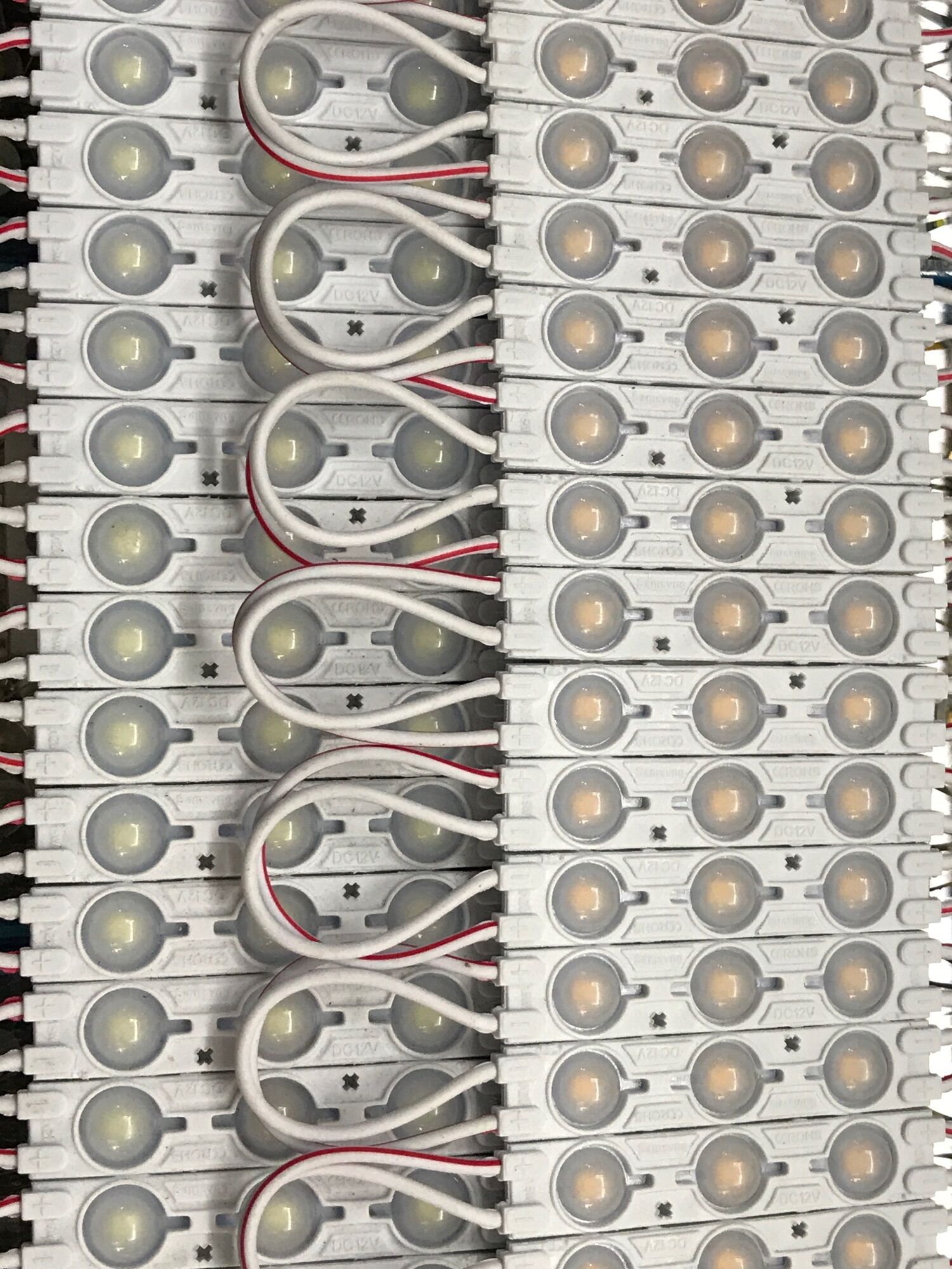 Đèn Led hắt 3 bóng 6011 điện 12v (20 bóng / vỉ)