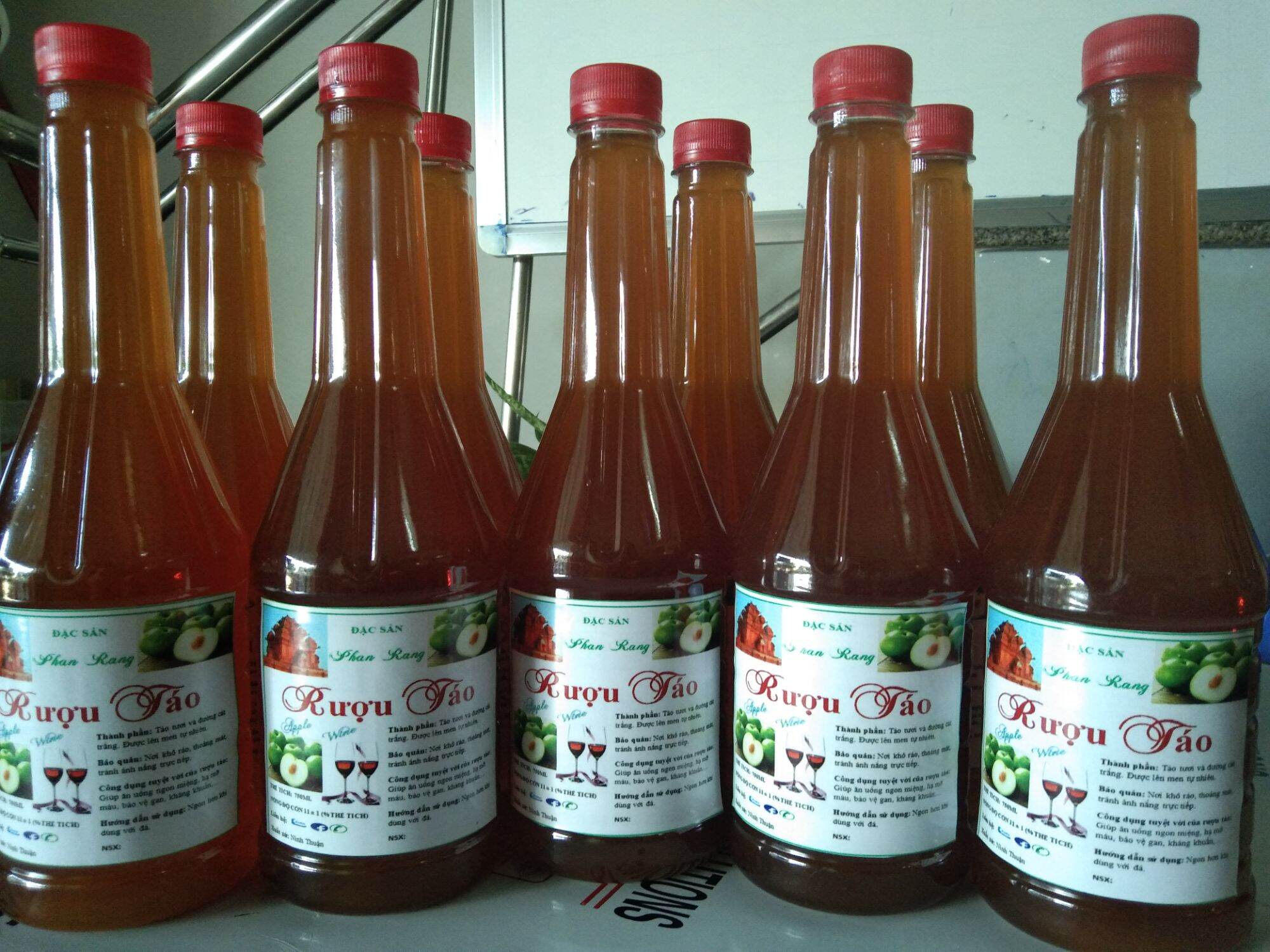1chai nước táo lên men phan rang 750ml
