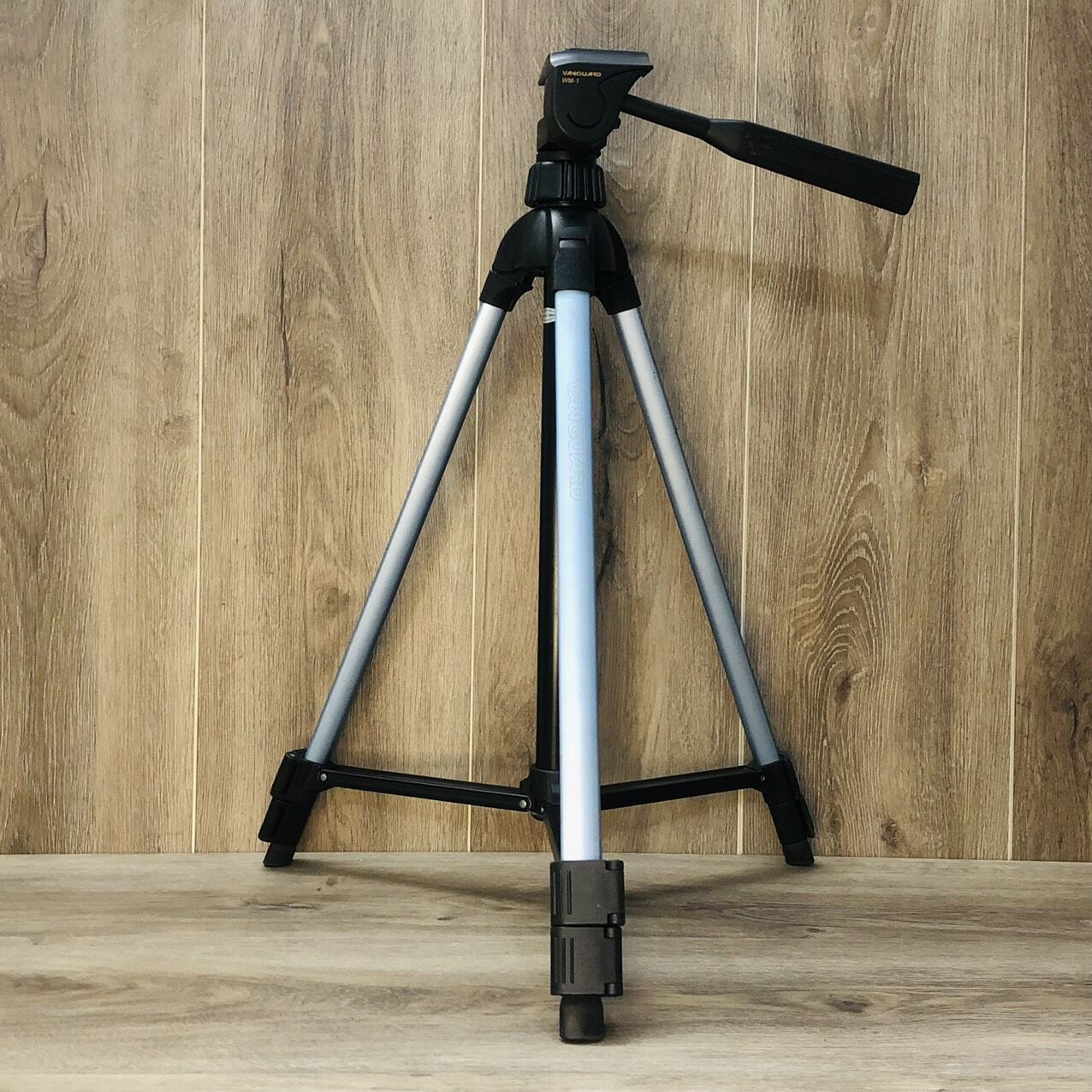 CHÂN MÁY TRIPOD NỘI ĐỊA NHẬT