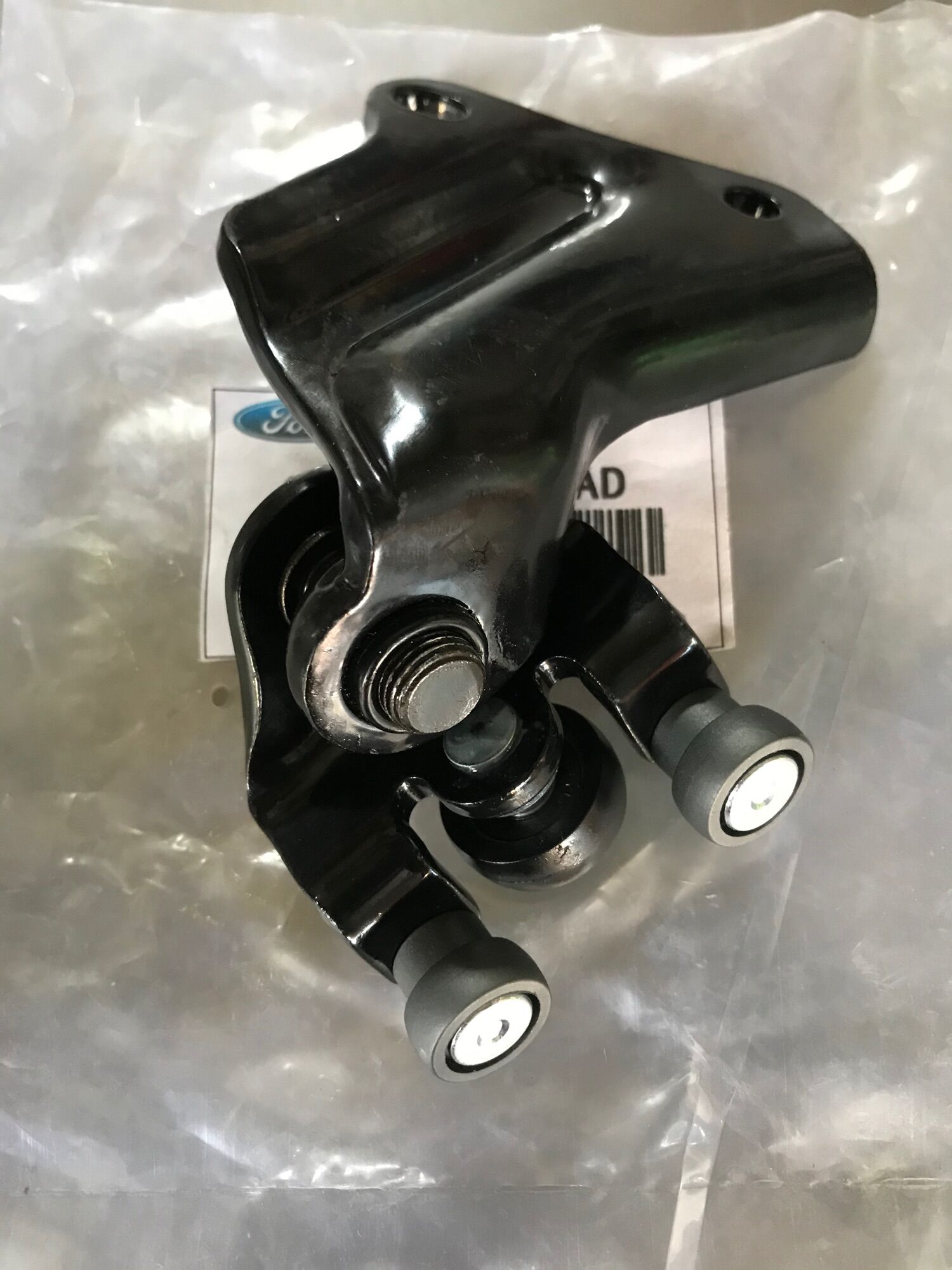 Bát Bạc Đạn (Bi Trượt) Cửa Lùa Ford Transit (Trên)