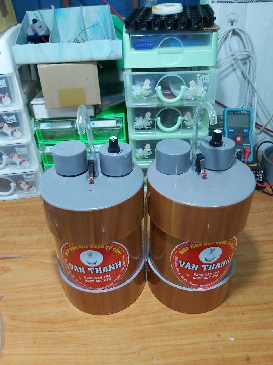 Bình rót rượu tự động , bình đựng rượu , bình giã gỗ 1.5l