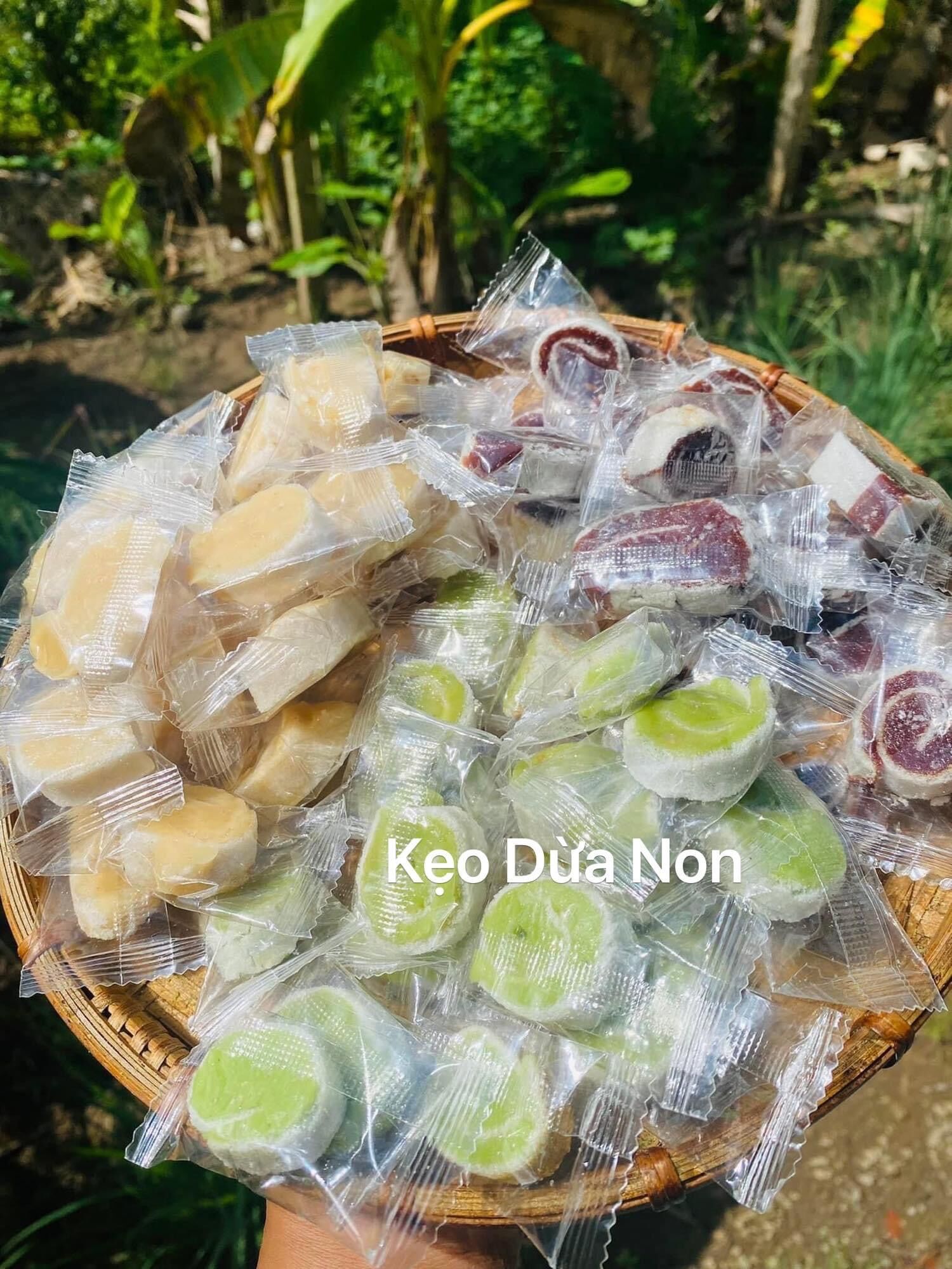 Kẹo dừa non cuộn mini vị lá dứa - Kẹo dừa Bến Tre