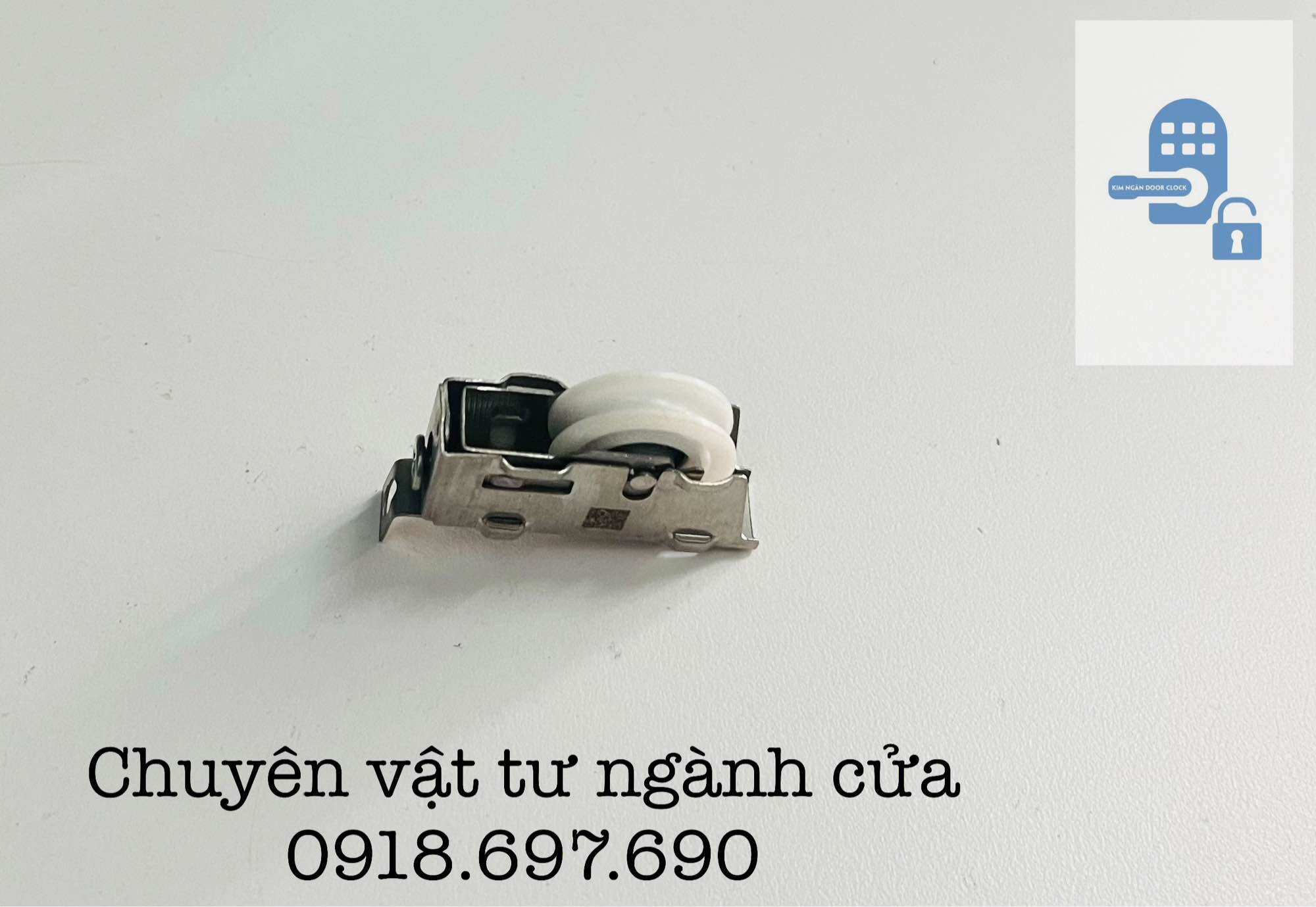 2 cái Bánh xe cửa sổ lùa nhôm ( hệ 888 )
