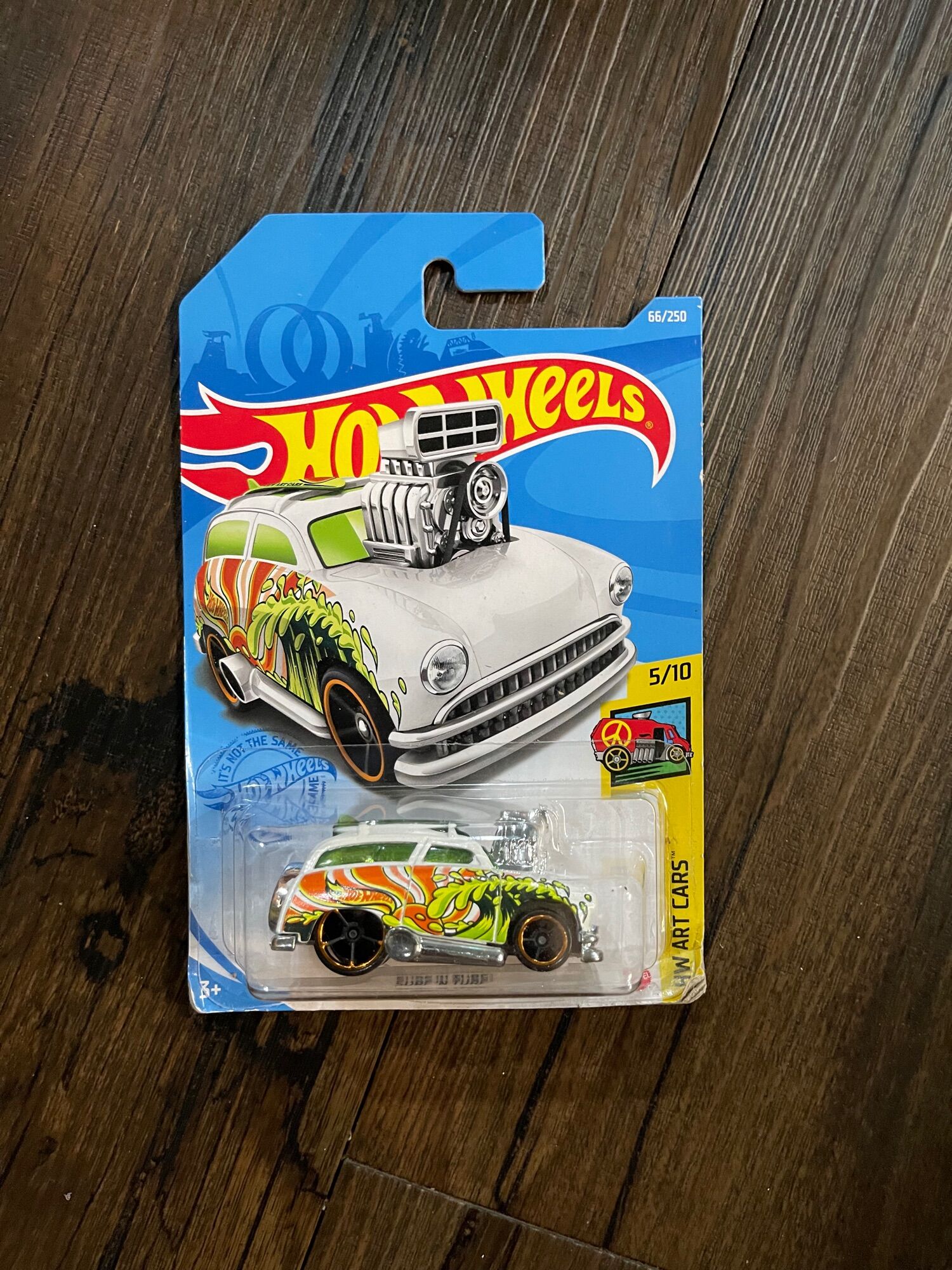 Xe mô hình đồ chơi cơ bản hotwheels 1:64 - surf 'n turf